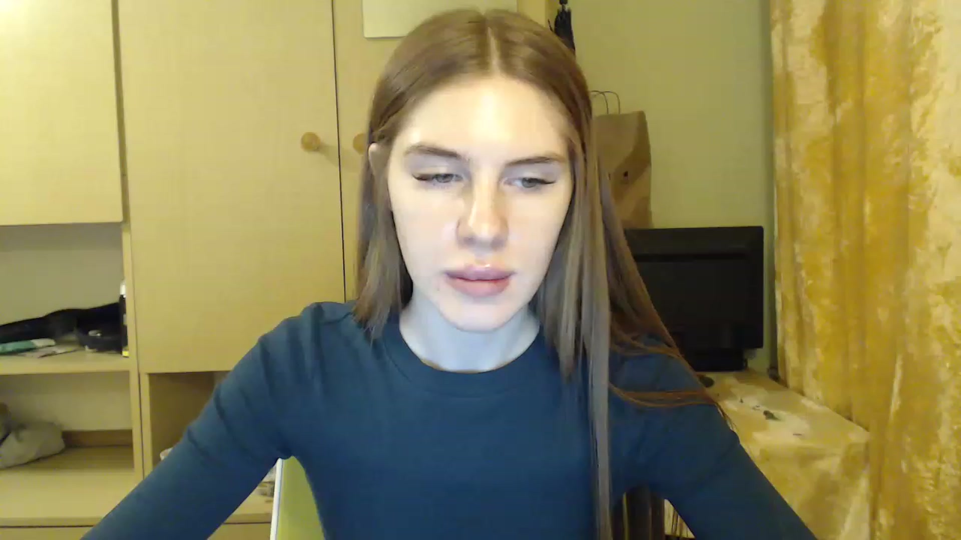 Gallery image thumbnail from Vesnyshka's myfreecams stream on, 02/05/2023, 17:44 image 16 of 20