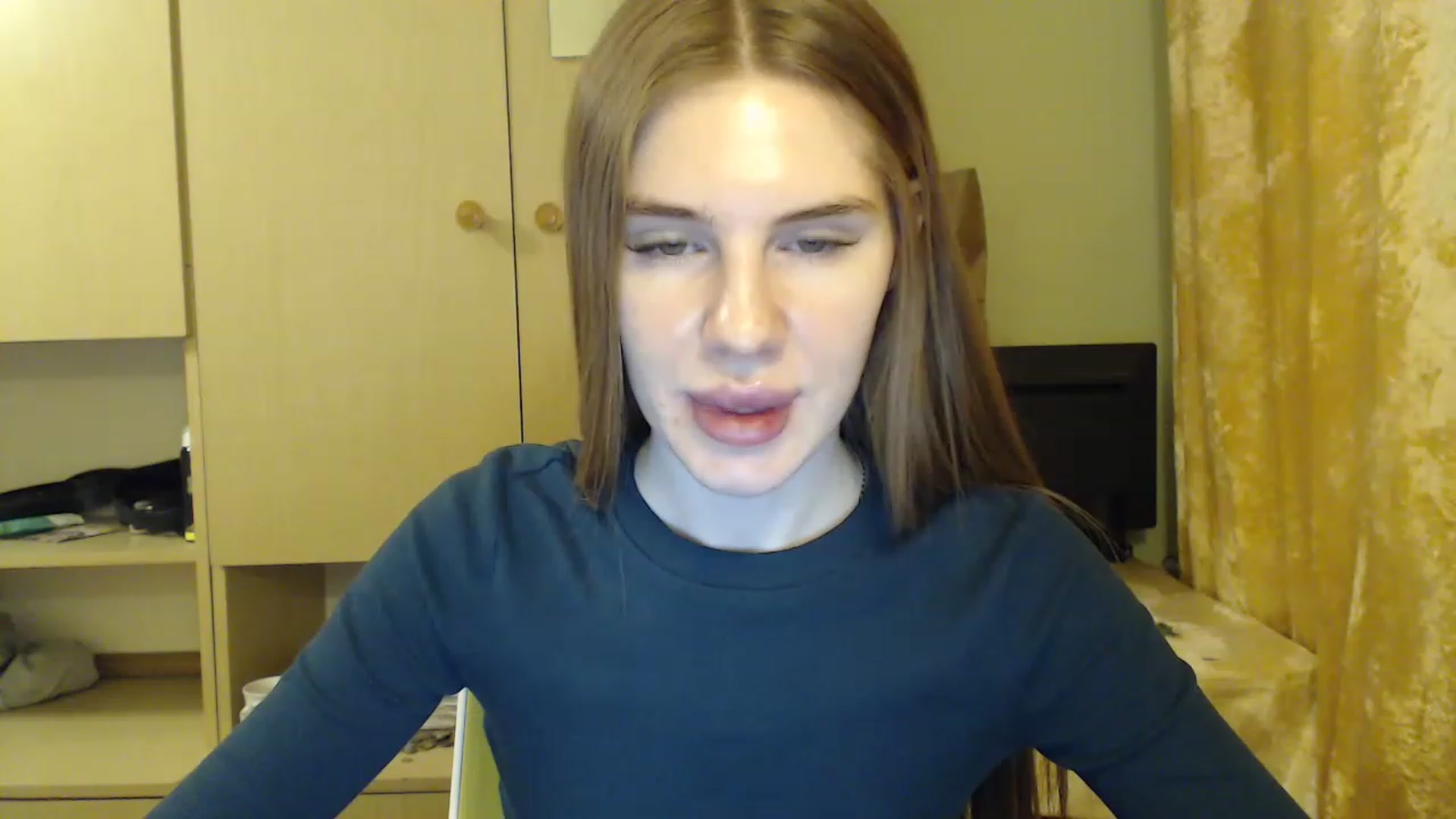 Gallery image thumbnail from Vesnyshka's myfreecams stream on, 02/05/2023, 17:44 image 13 of 20
