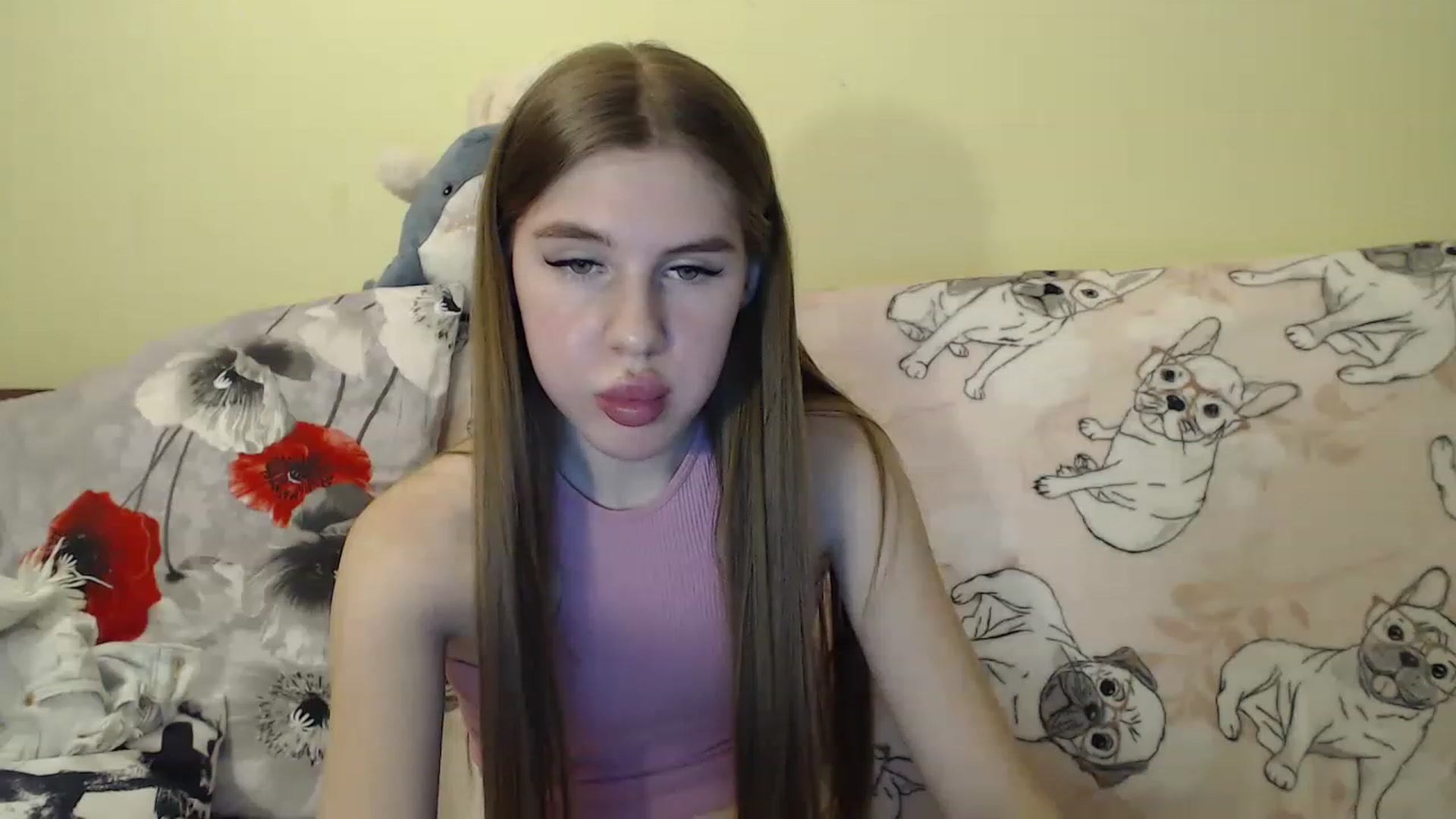 Gallery image thumbnail from Vesnyshka's myfreecams stream on, 02/15/2023, 19:40 image 20 of 20
