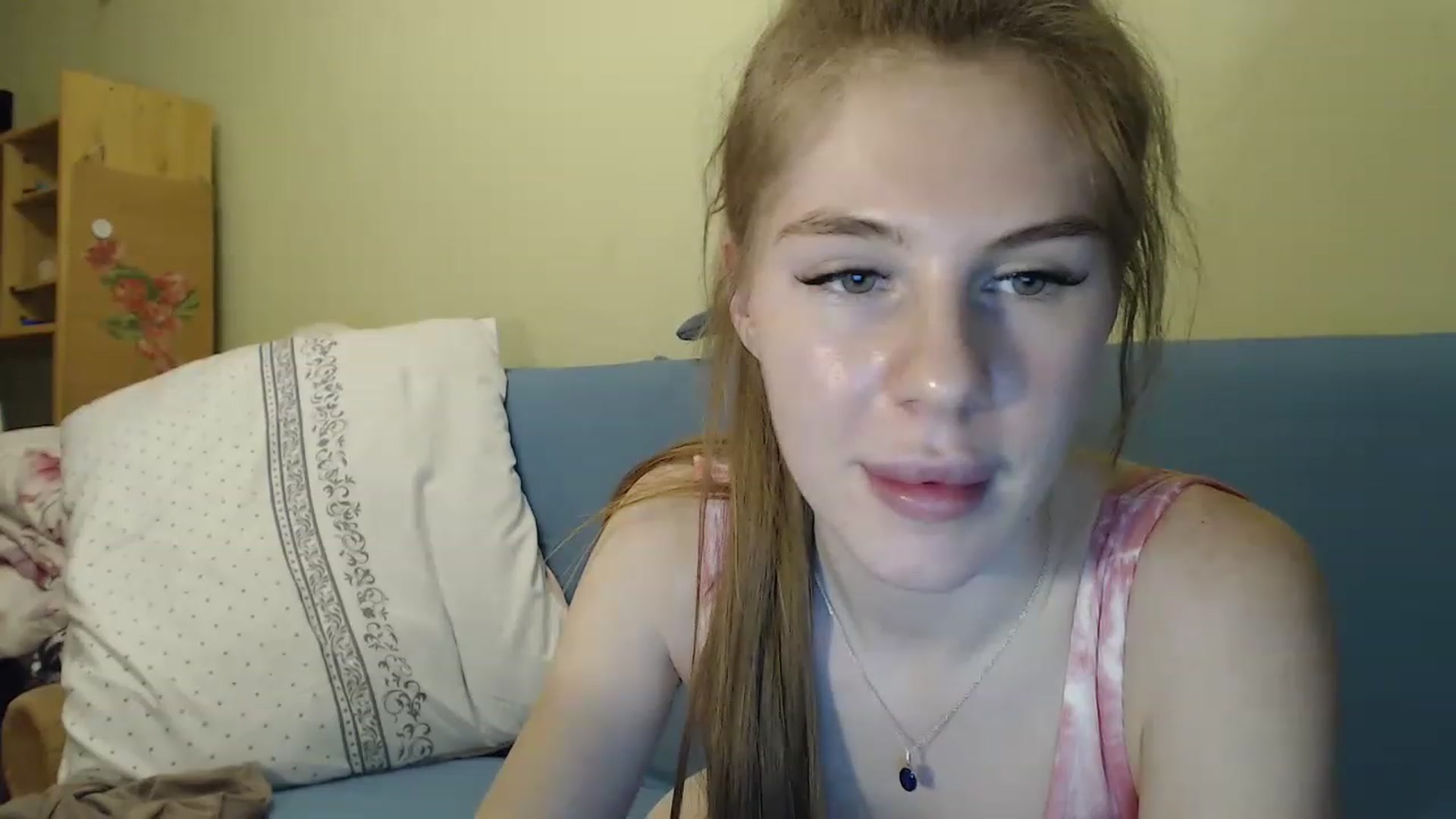 Gallery image thumbnail from Vesnyshka's myfreecams stream on, 02/17/2023, 19:59 image 11 of 20