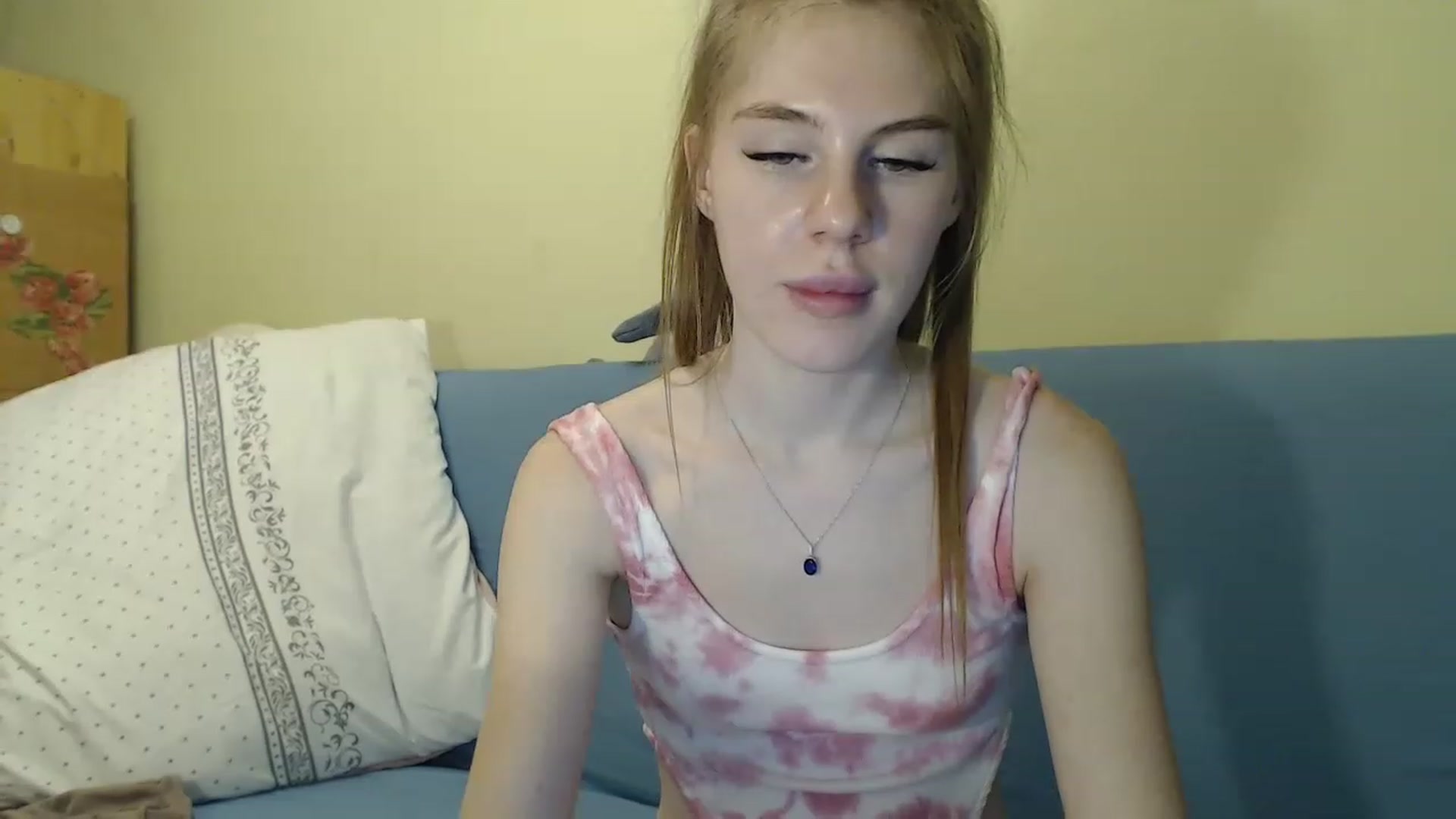 Gallery image thumbnail from Vesnyshka's myfreecams stream on, 02/17/2023, 19:59 image 16 of 20