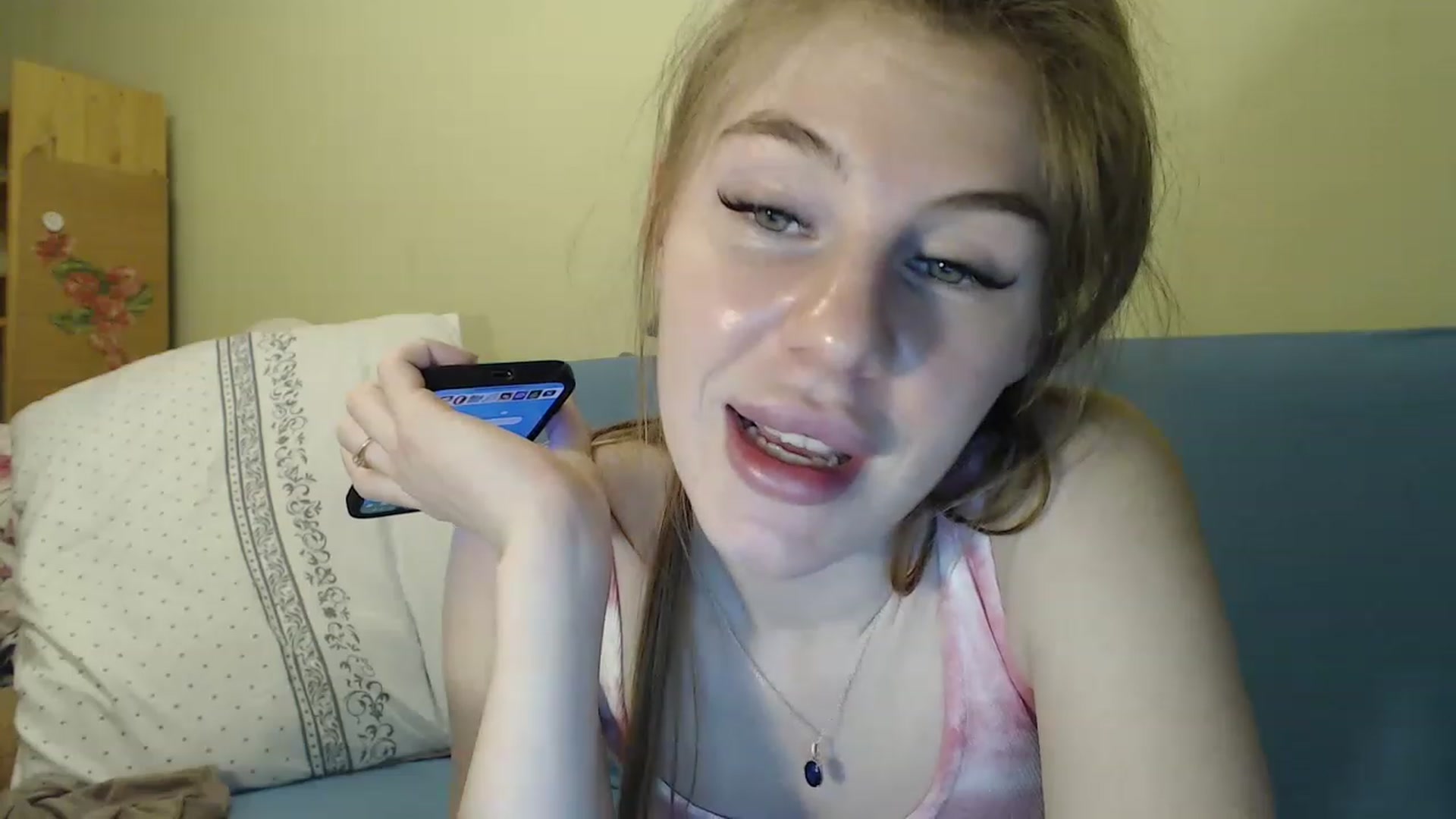 Gallery image thumbnail from Vesnyshka's myfreecams stream on, 02/17/2023, 19:59 image 20 of 20