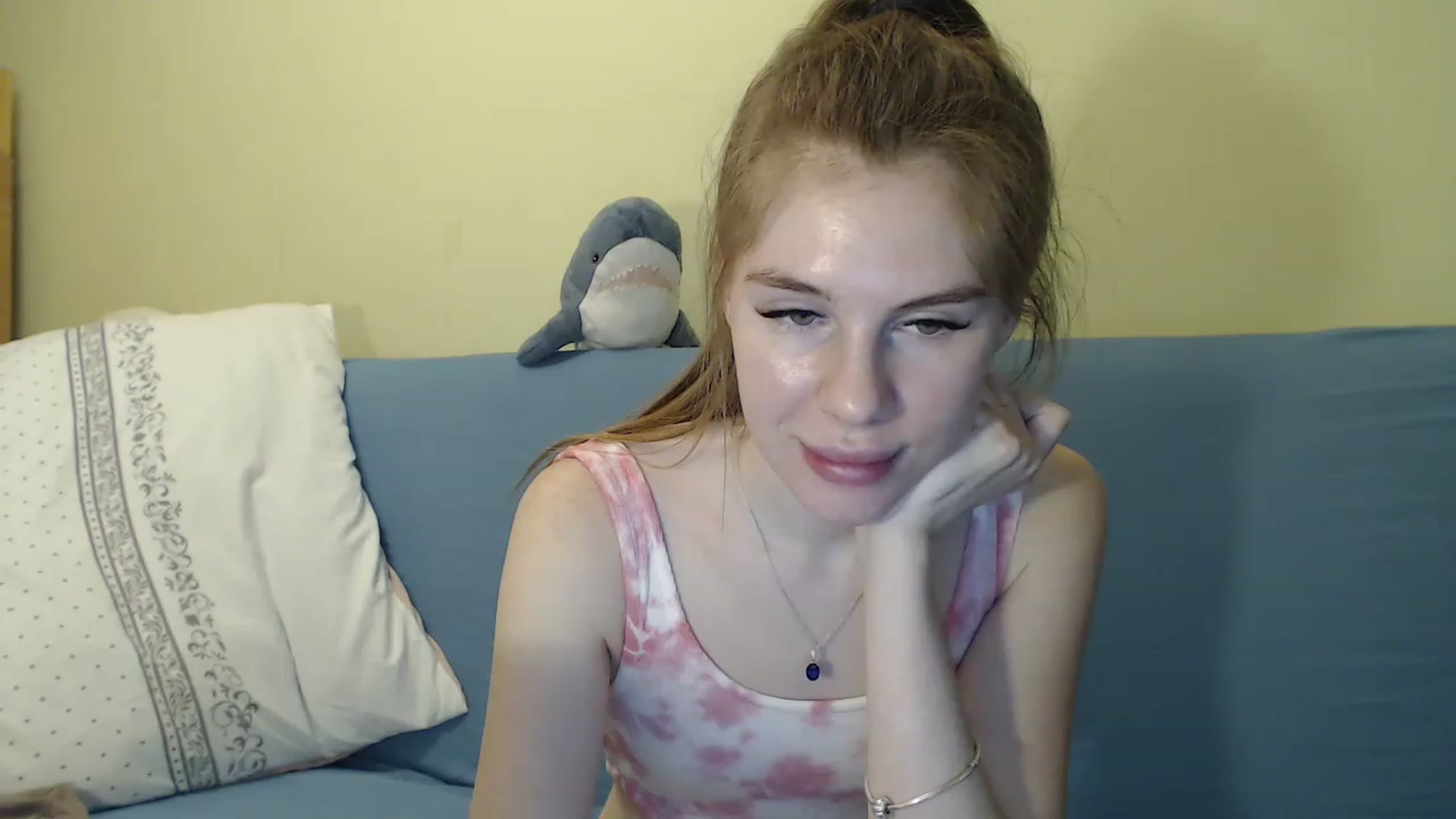 Gallery image thumbnail from Vesnyshka's myfreecams stream on, 02/17/2023, 19:59 image 4 of 20
