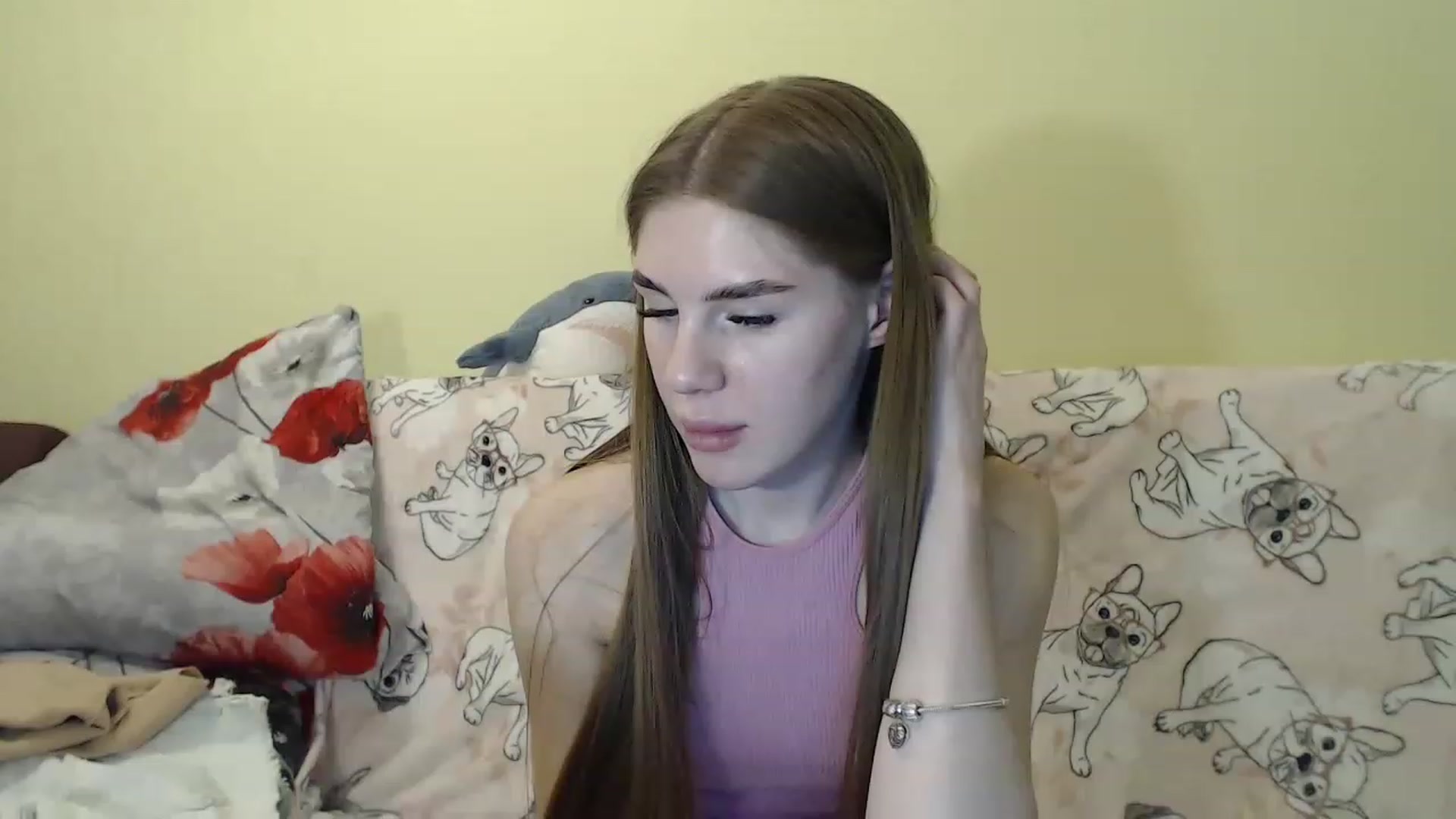Gallery image thumbnail from Vesnyshka's myfreecams stream on, 03/01/2023, 18:59 image 19 of 20