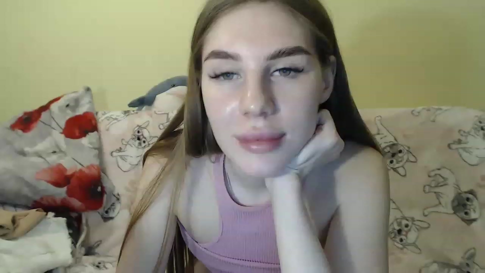 Gallery image thumbnail from Vesnyshka's myfreecams stream on, 03/01/2023, 19:44 image 3 of 20