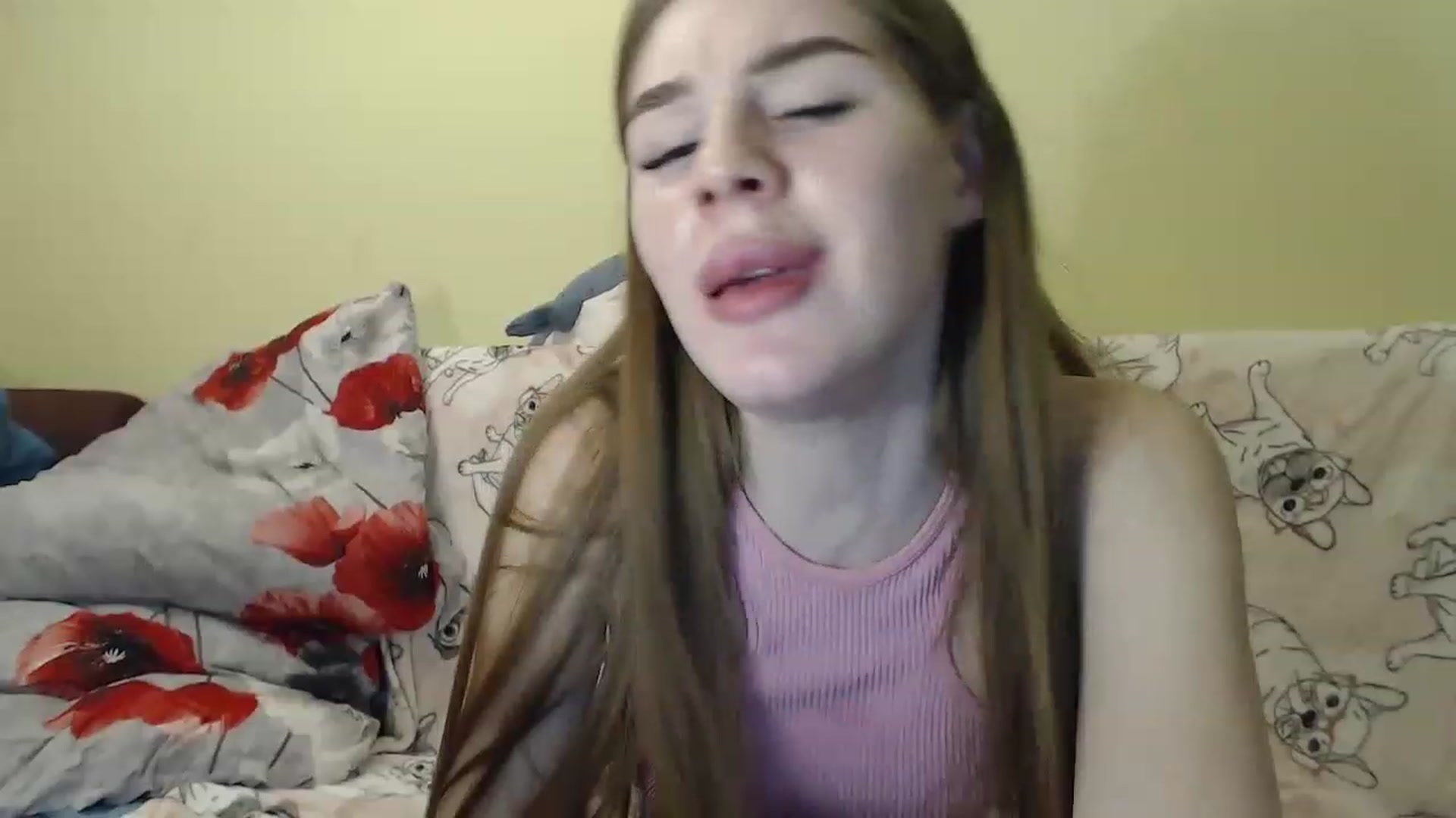 Gallery image thumbnail from Vesnyshka's myfreecams stream on, 03/01/2023, 20:33 image 6 of 20