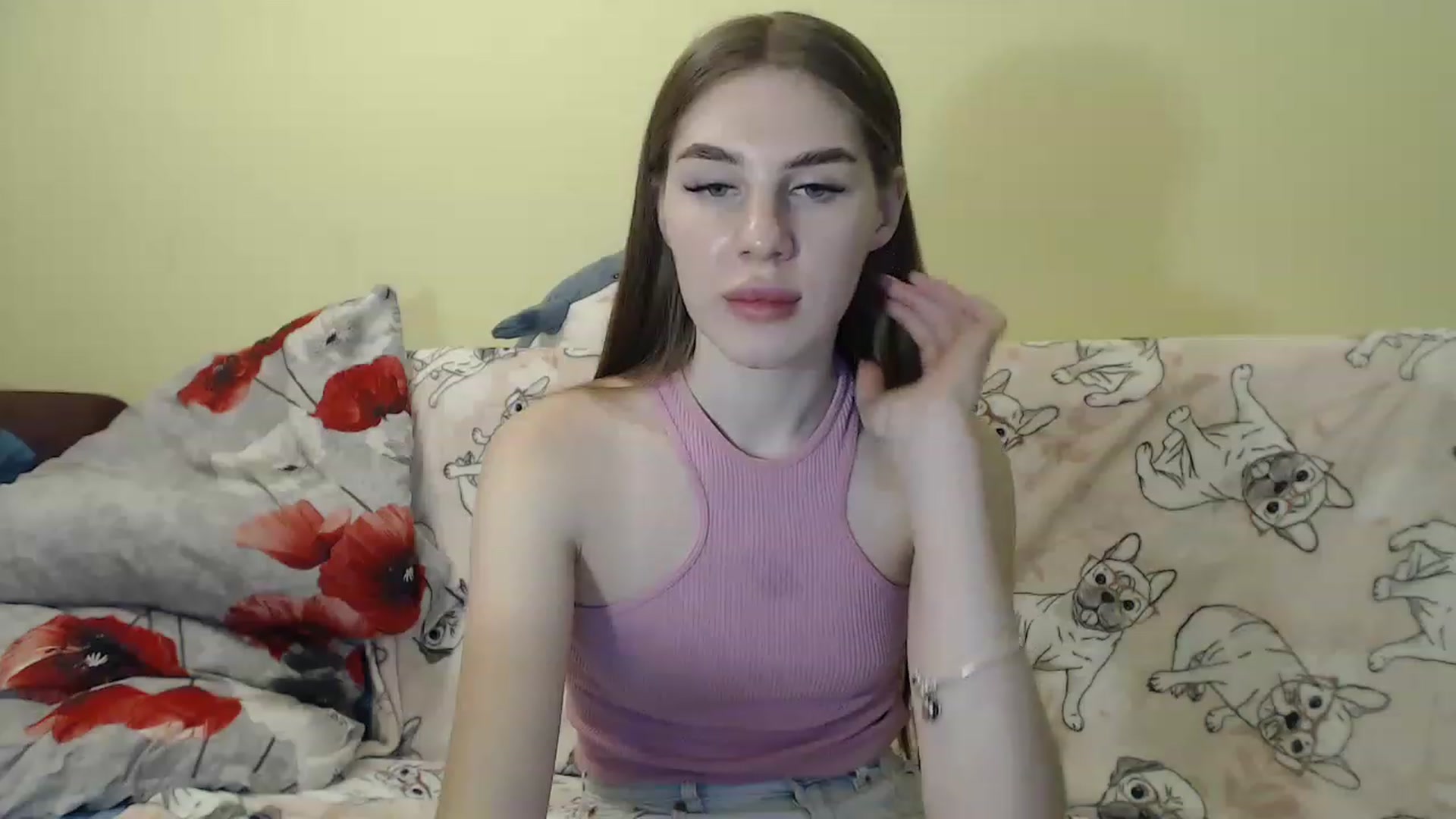 Gallery image thumbnail from Vesnyshka's myfreecams stream on, 03/01/2023, 20:33 image 15 of 20