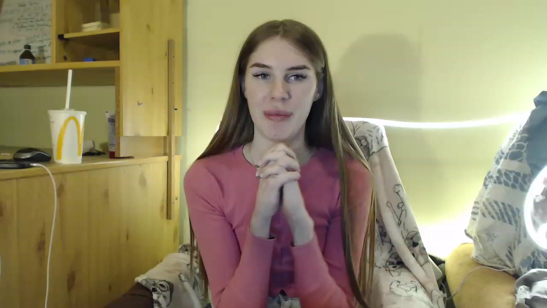 Gallery image thumbnail from Vesnyshka's myfreecams stream on, 03/07/2023, 19:55 image 12 of 20