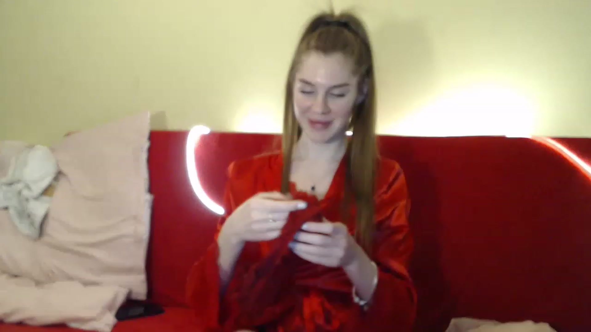 Gallery image thumbnail from Vesnyshka's myfreecams stream on, 03/16/2023, 20:43 image 7 of 20