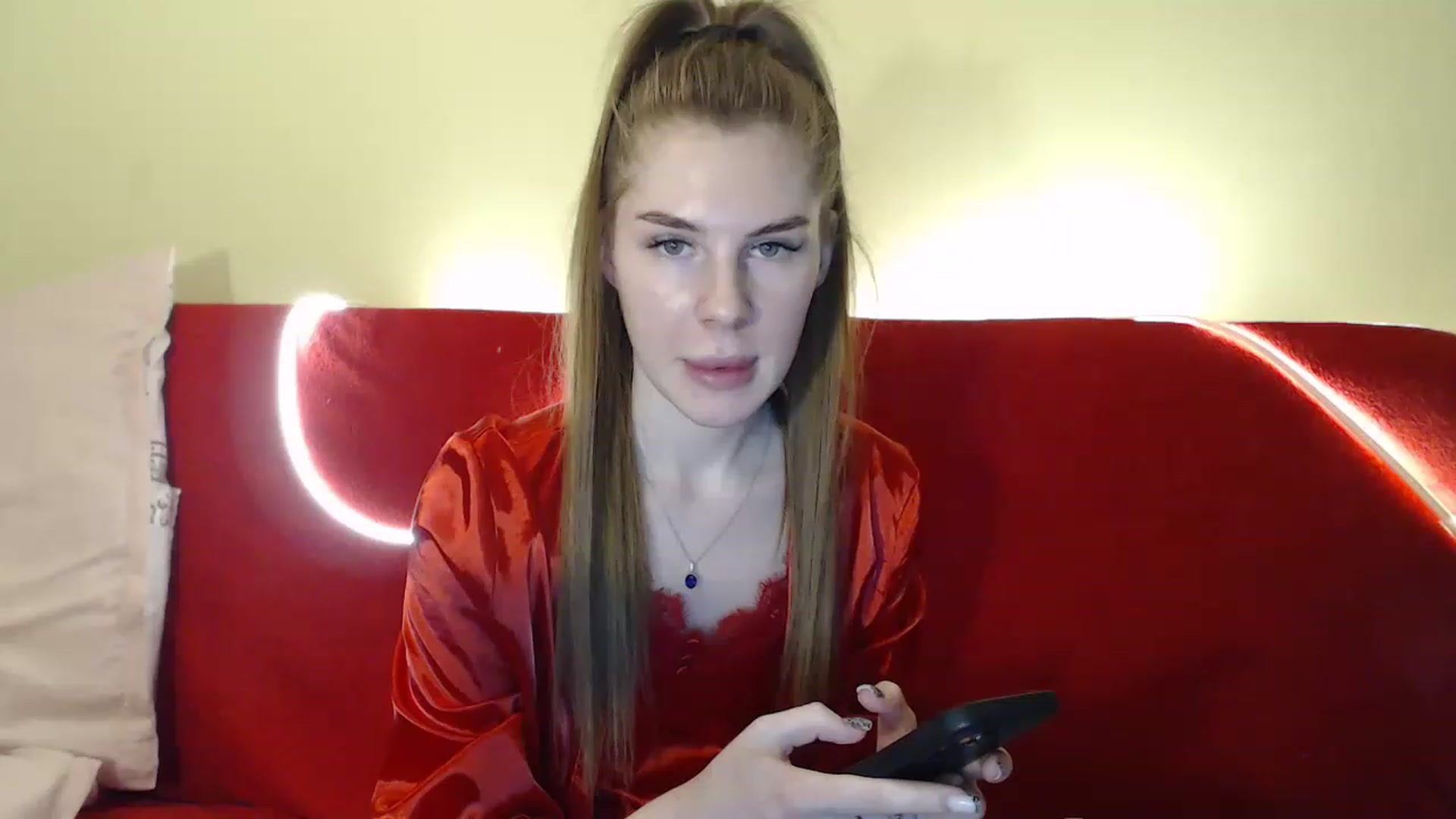 Gallery image thumbnail from Vesnyshka's myfreecams stream on, 03/16/2023, 20:43 image 18 of 20