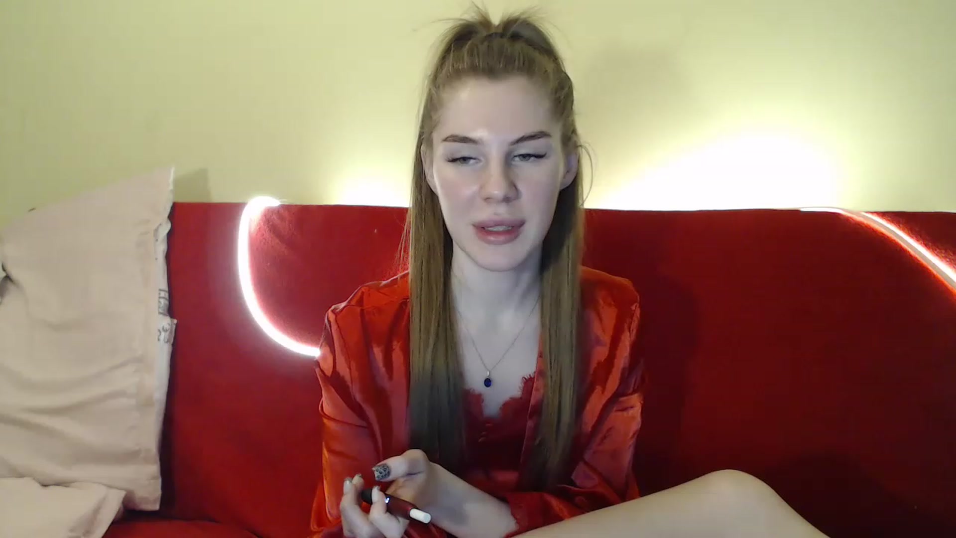 Gallery image thumbnail from Vesnyshka's myfreecams stream on, 03/16/2023, 20:43 image 15 of 20