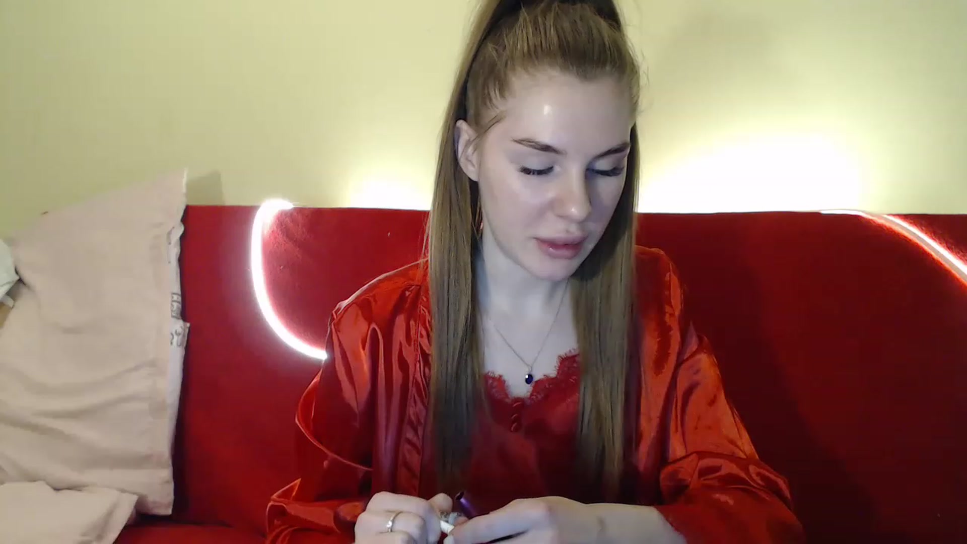 Gallery image thumbnail from Vesnyshka's myfreecams stream on, 03/16/2023, 20:43 image 12 of 20