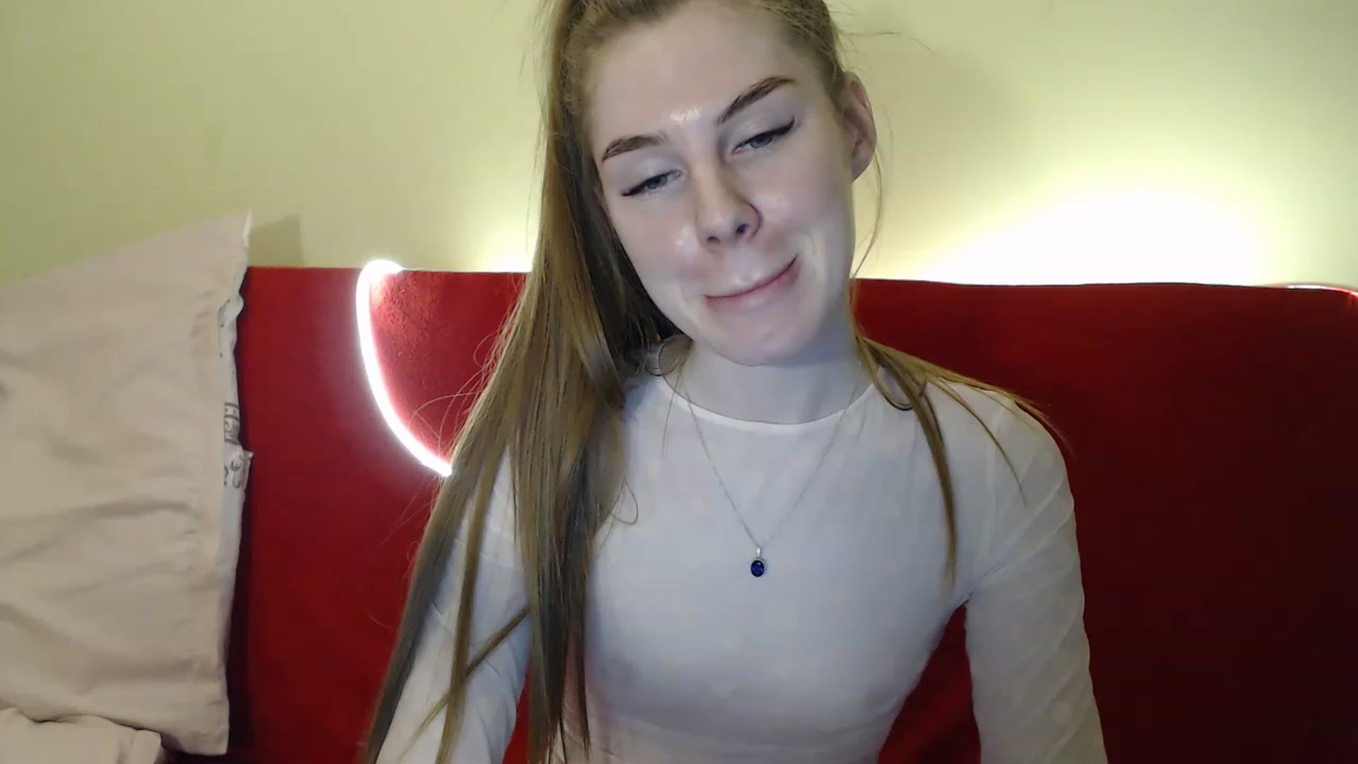 Gallery image thumbnail from Vesnyshka's myfreecams stream on, 03/16/2023, 20:43 image 2 of 20