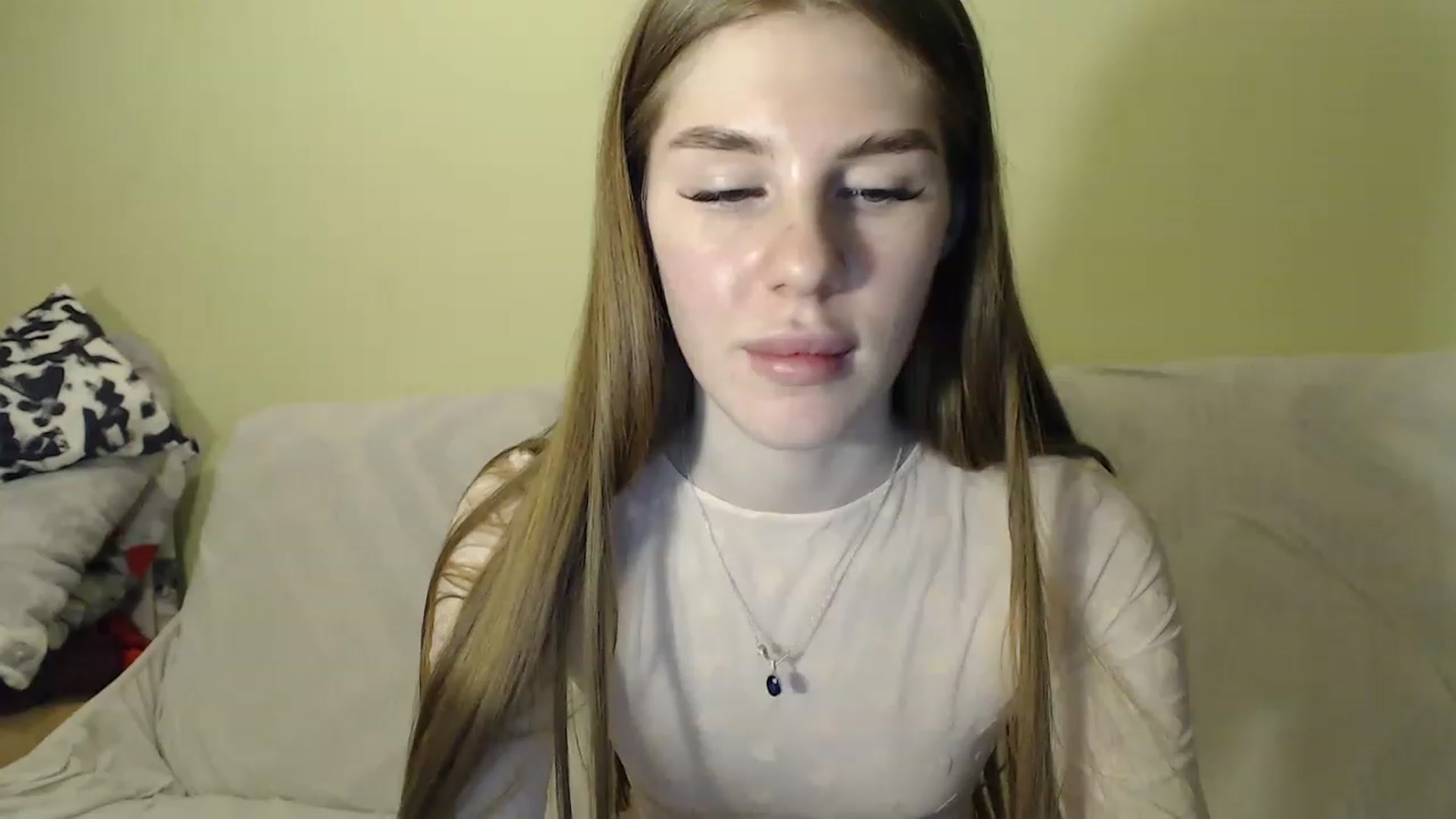 Gallery image thumbnail from Vesnyshka's myfreecams stream on, 03/19/2023, 19:57 image 4 of 20