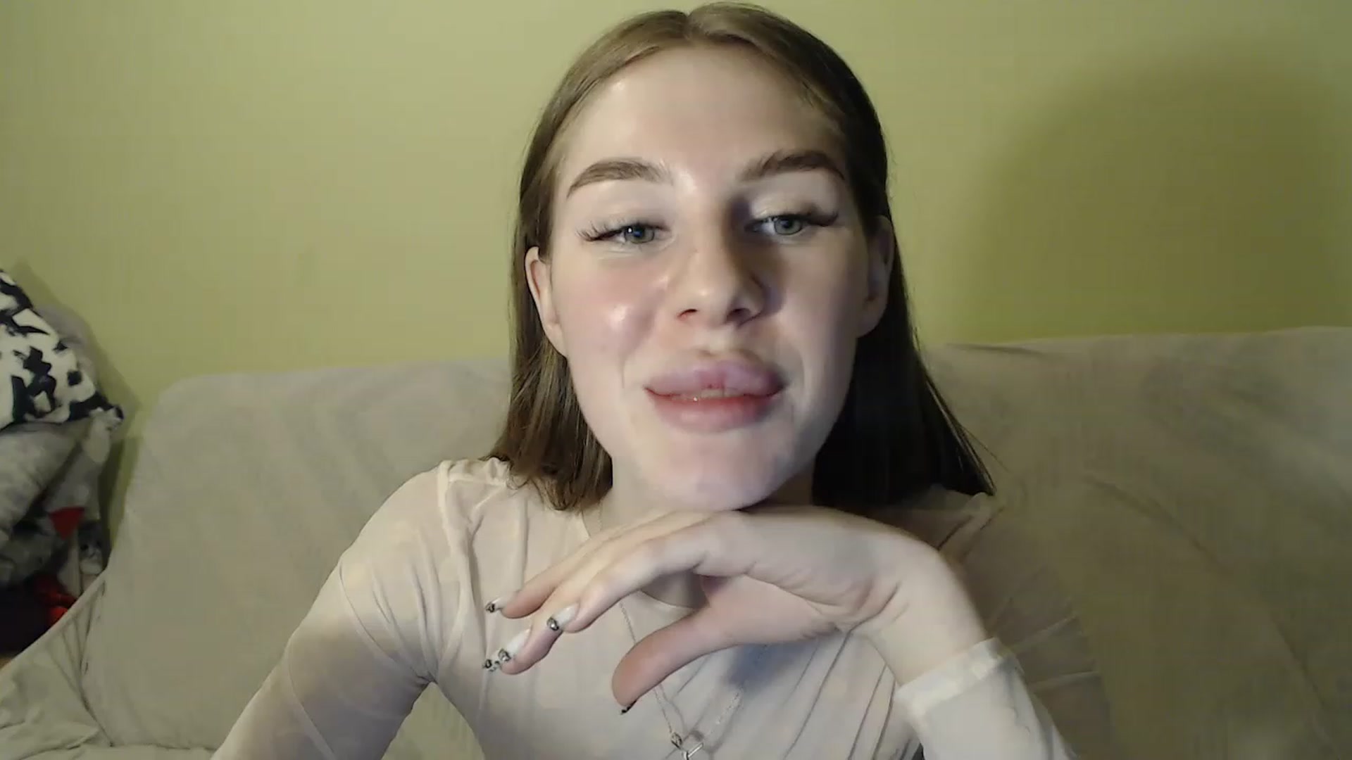 Gallery image thumbnail from Vesnyshka's myfreecams stream on, 03/19/2023, 19:57 image 3 of 20