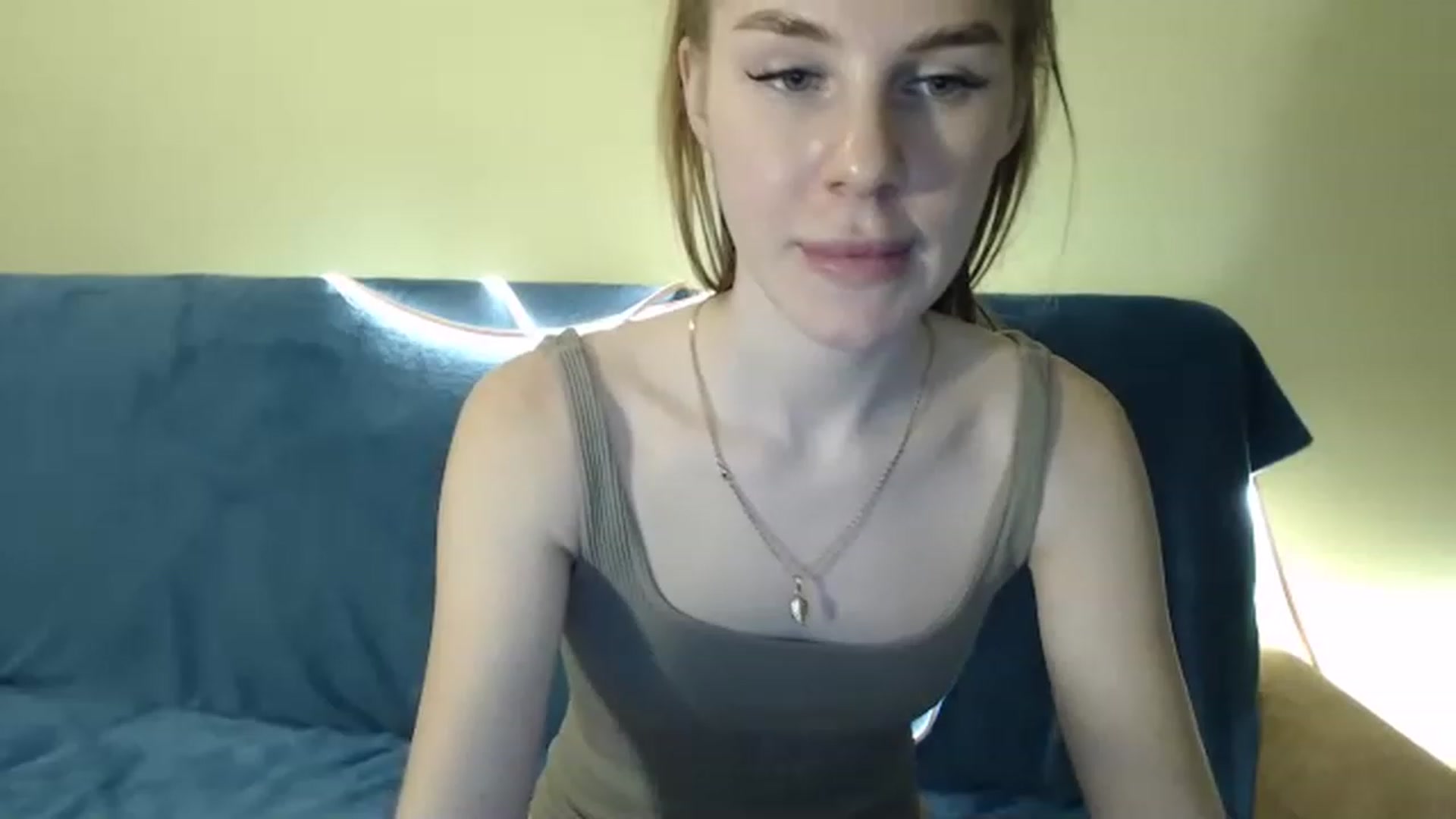 Gallery image thumbnail from Vesnyshka's myfreecams stream on, 03/24/2023, 20:11 image 1 of 20