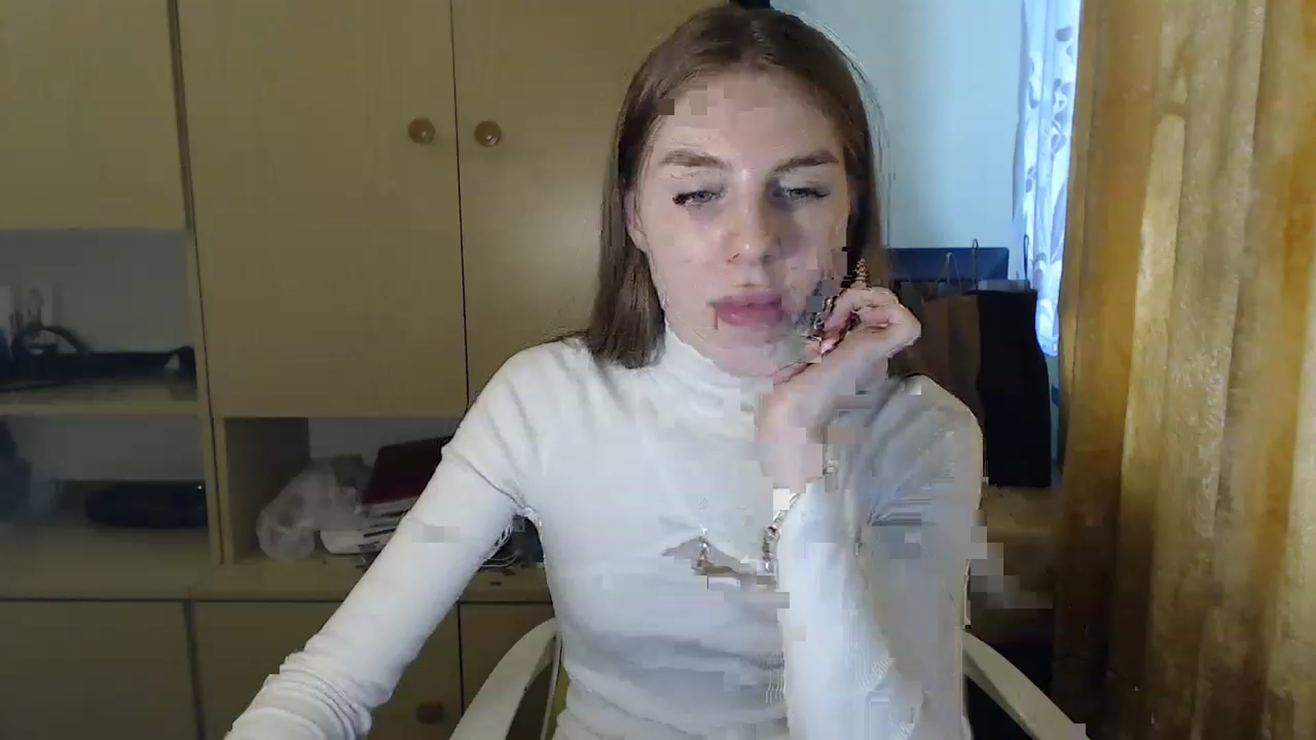 Gallery image thumbnail from Vesnyshka's myfreecams stream on, 03/30/2023, 15:42 image 12 of 20