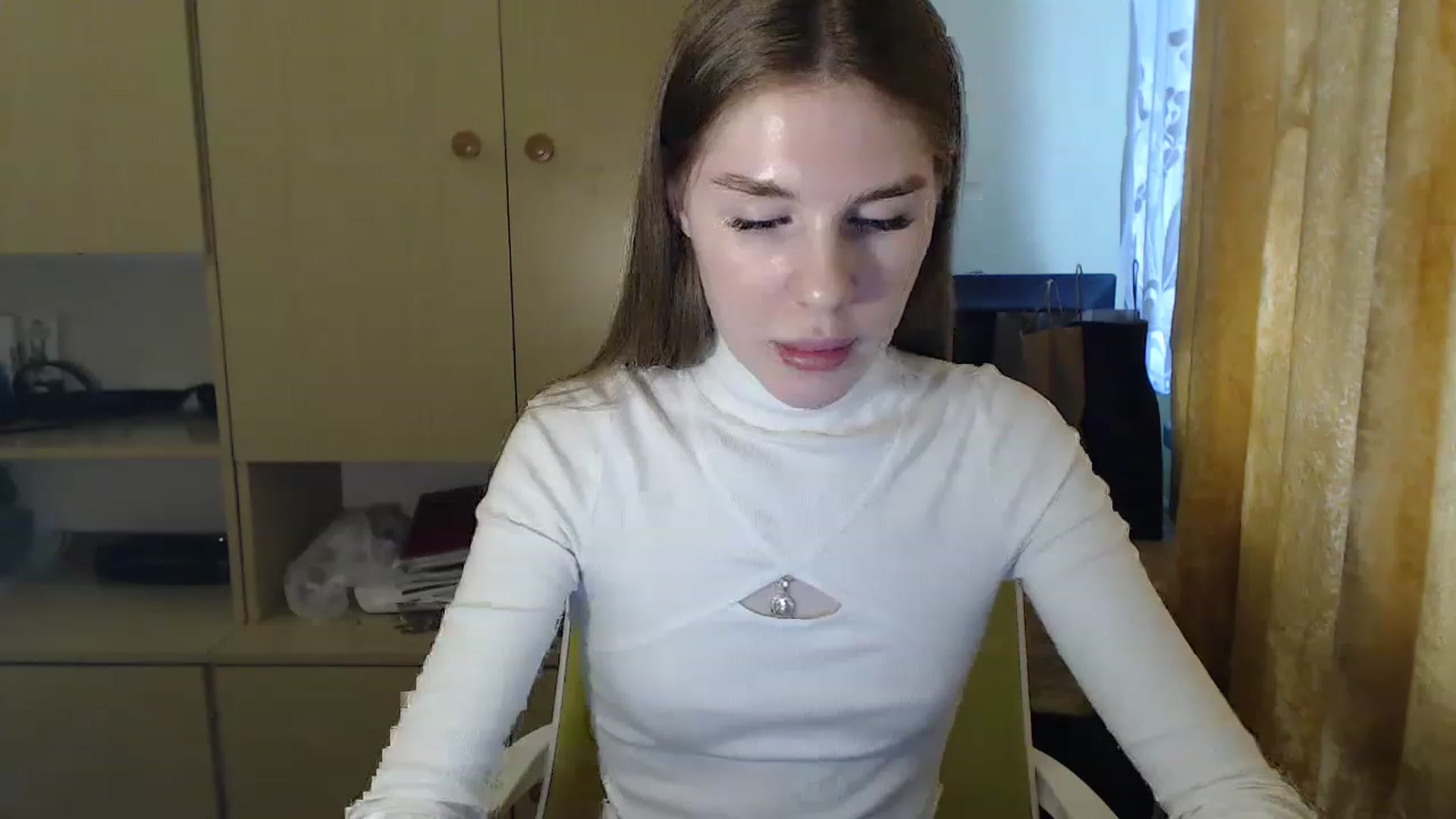 Gallery image thumbnail from Vesnyshka's myfreecams stream on, 03/30/2023, 15:42 image 10 of 20