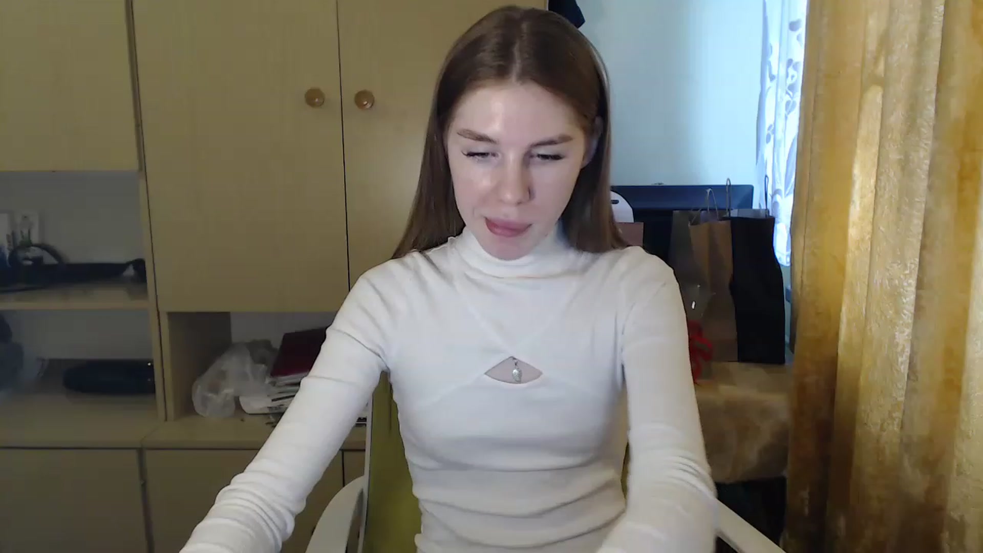 Gallery image thumbnail from Vesnyshka's myfreecams stream on, 03/30/2023, 15:42 image 3 of 20
