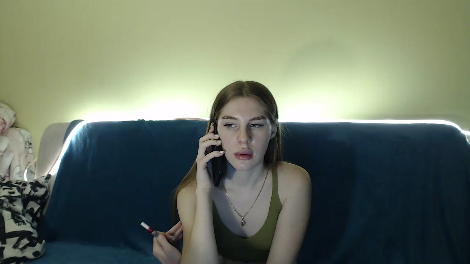 Gallery image thumbnail from Vesnyshka's myfreecams stream on, 04/01/2023, 17:05 image 16 of 20