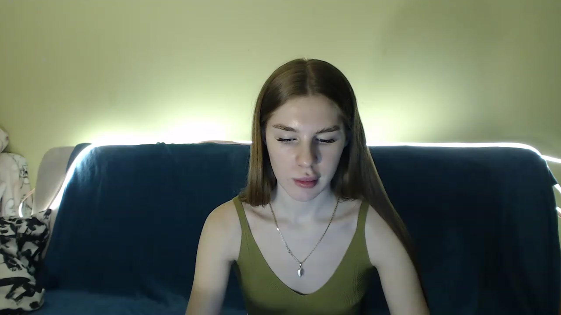 Gallery image thumbnail from Vesnyshka's myfreecams stream on, 04/01/2023, 17:05 image 8 of 20