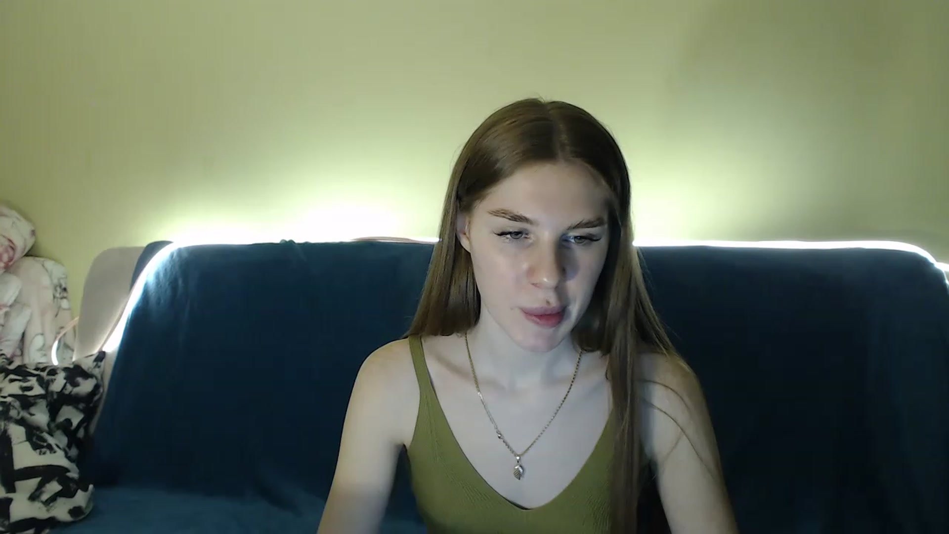 Gallery image thumbnail from Vesnyshka's myfreecams stream on, 04/01/2023, 17:05 image 9 of 20
