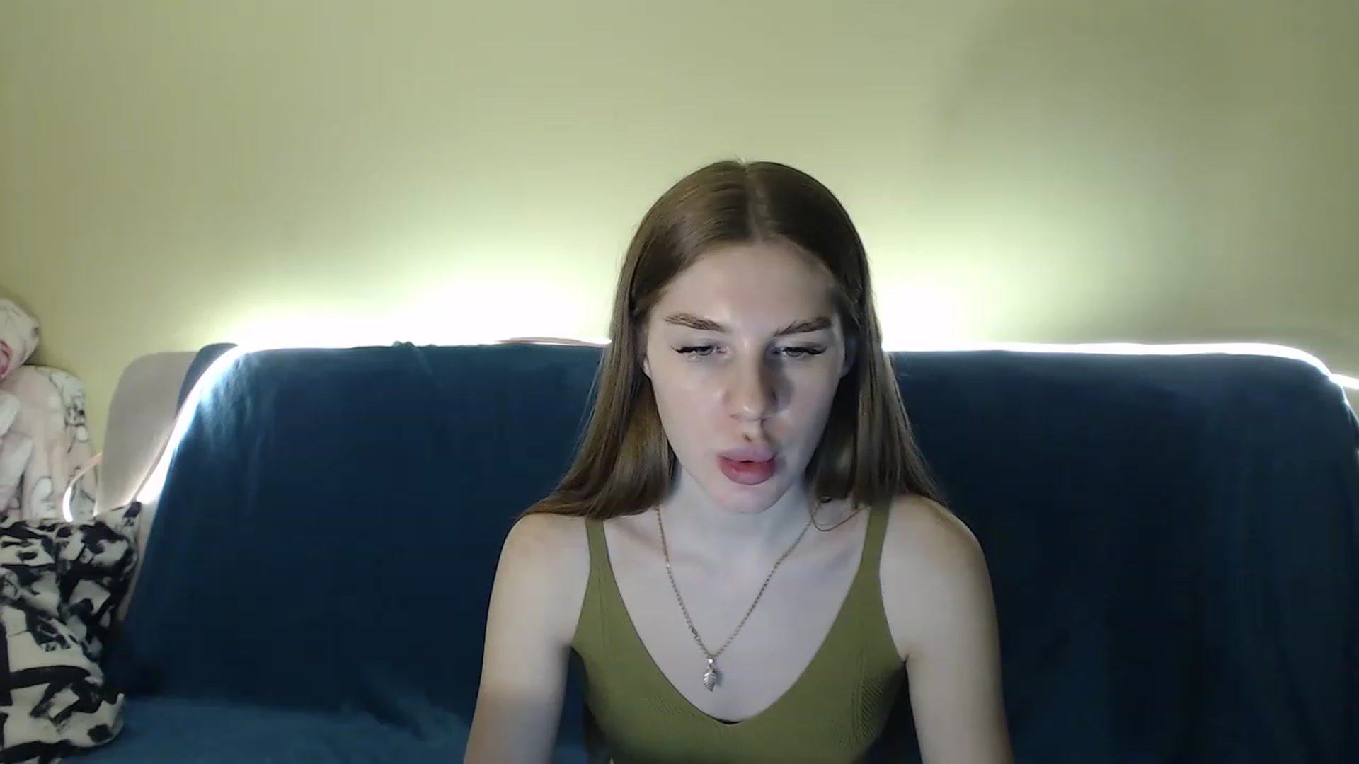 Gallery image thumbnail from Vesnyshka's myfreecams stream on, 04/01/2023, 17:05 image 7 of 20