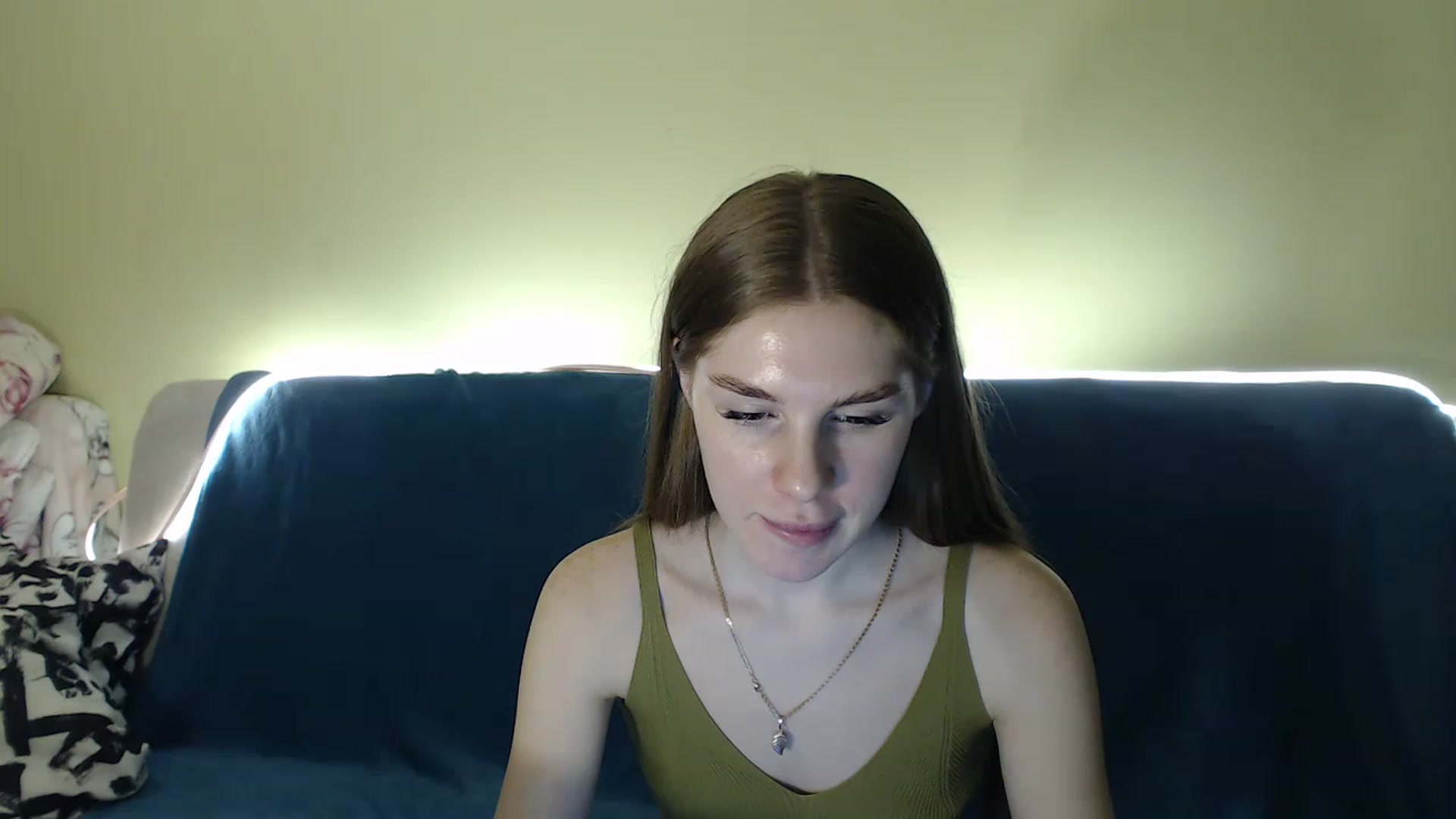 Gallery image thumbnail from Vesnyshka's myfreecams stream on, 04/01/2023, 17:05 image 14 of 20