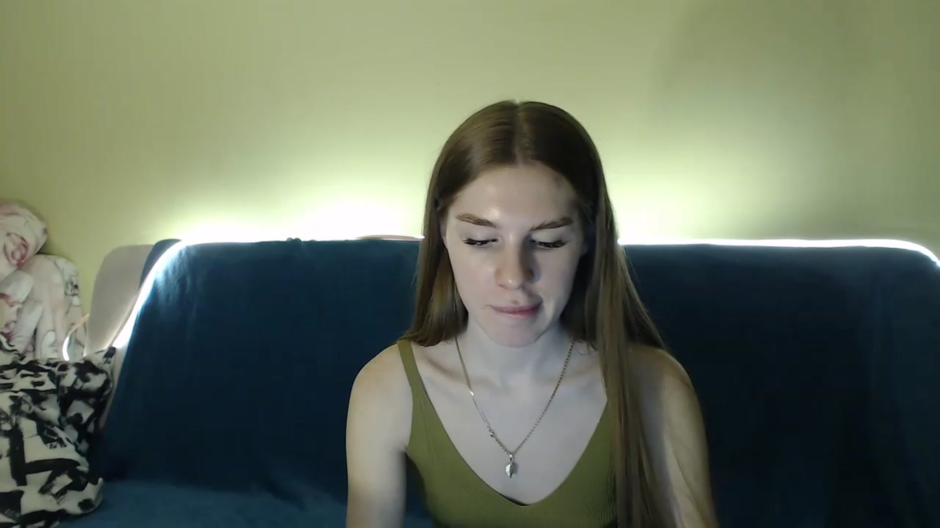 Gallery image thumbnail from Vesnyshka's myfreecams stream on, 04/01/2023, 17:05 image 11 of 20
