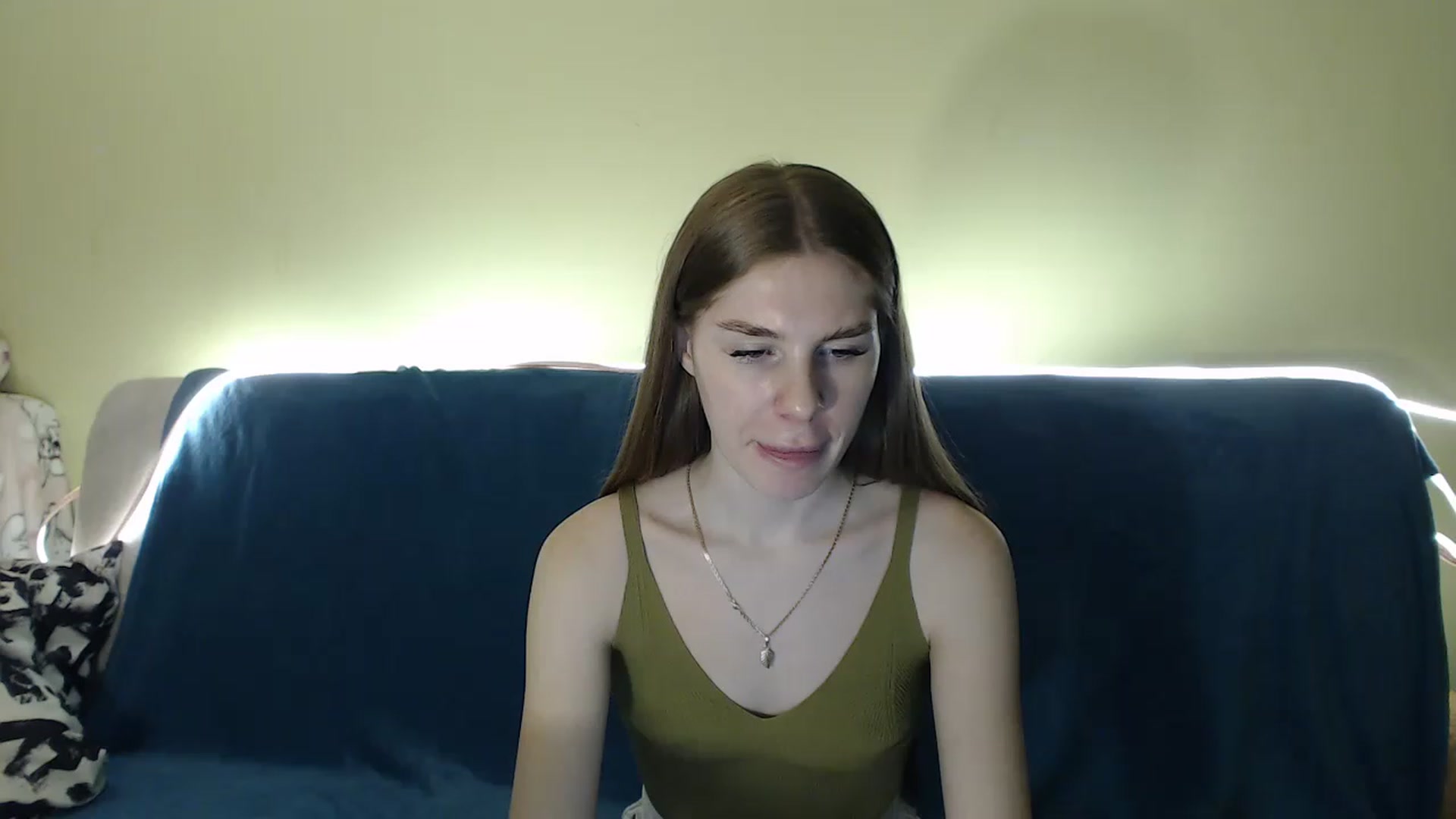 Gallery image thumbnail from Vesnyshka's myfreecams stream on, 04/01/2023, 17:05 image 4 of 20