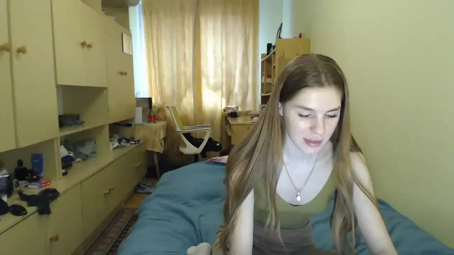 Gallery image thumbnail from Vesnyshka's myfreecams stream on, 04/05/2023, 13:16 image 13 of 20