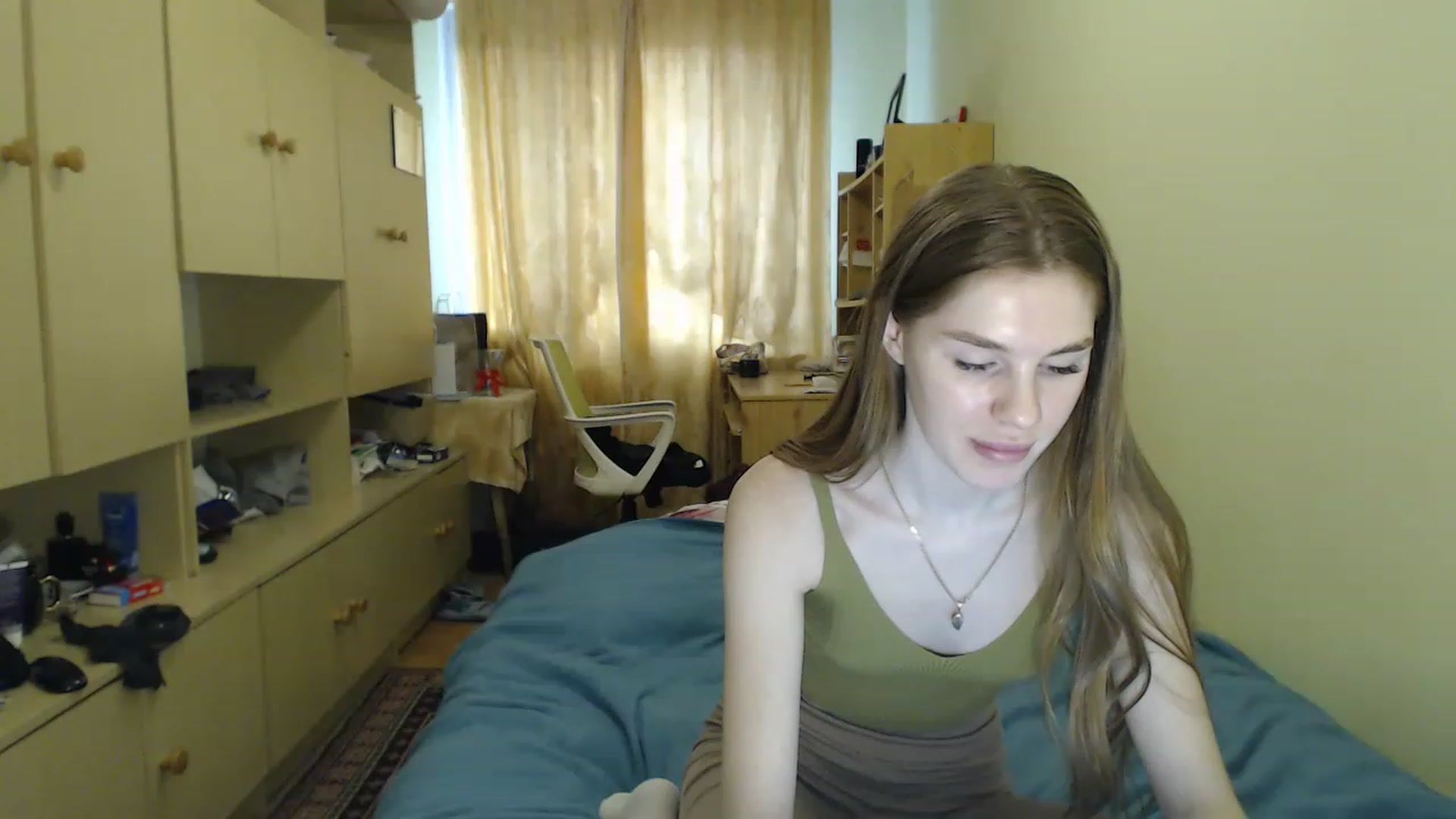 Gallery image thumbnail from Vesnyshka's myfreecams stream on, 04/05/2023, 13:16 image 10 of 20