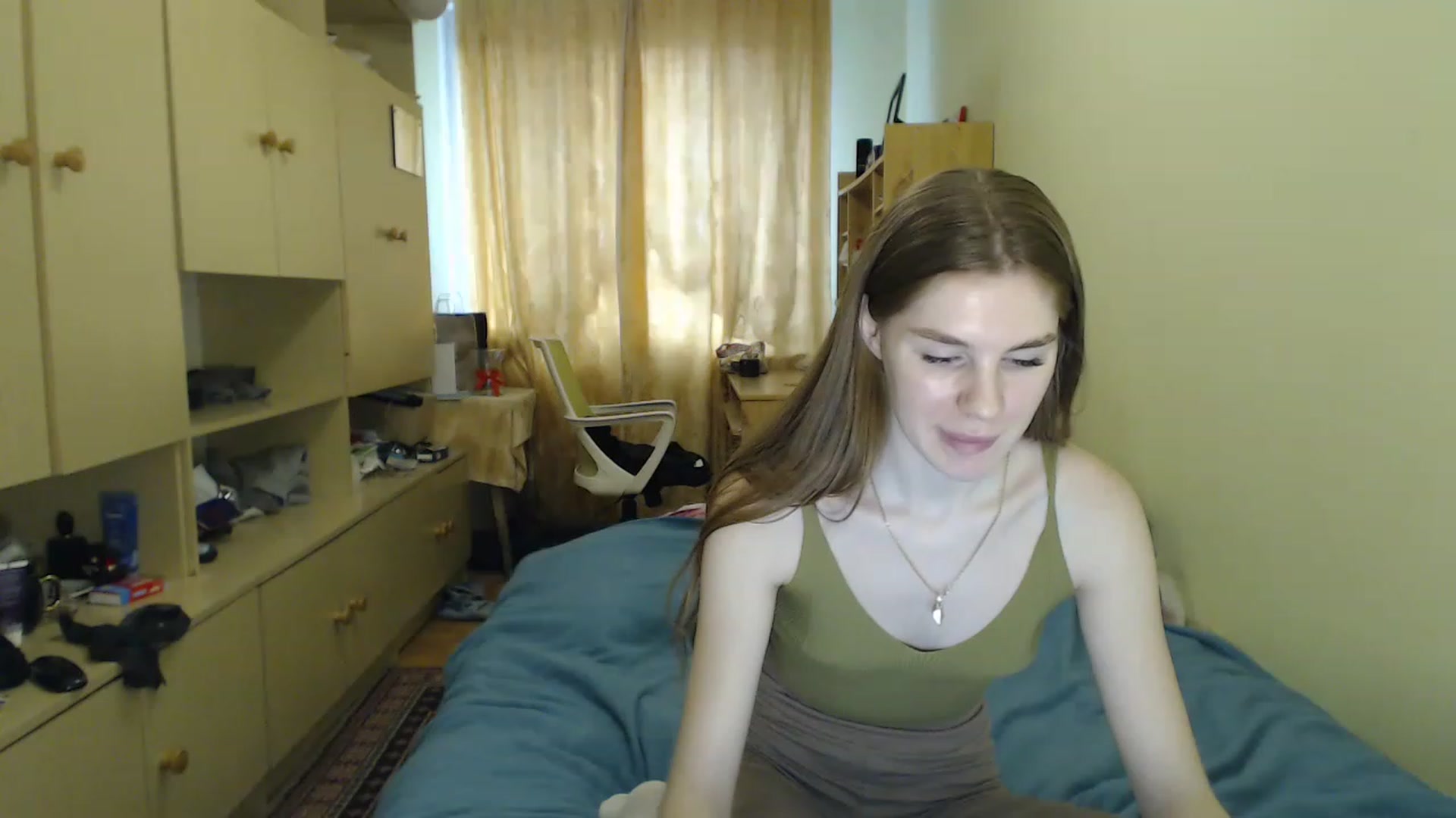 Gallery image thumbnail from Vesnyshka's myfreecams stream on, 04/05/2023, 13:16 image 11 of 20
