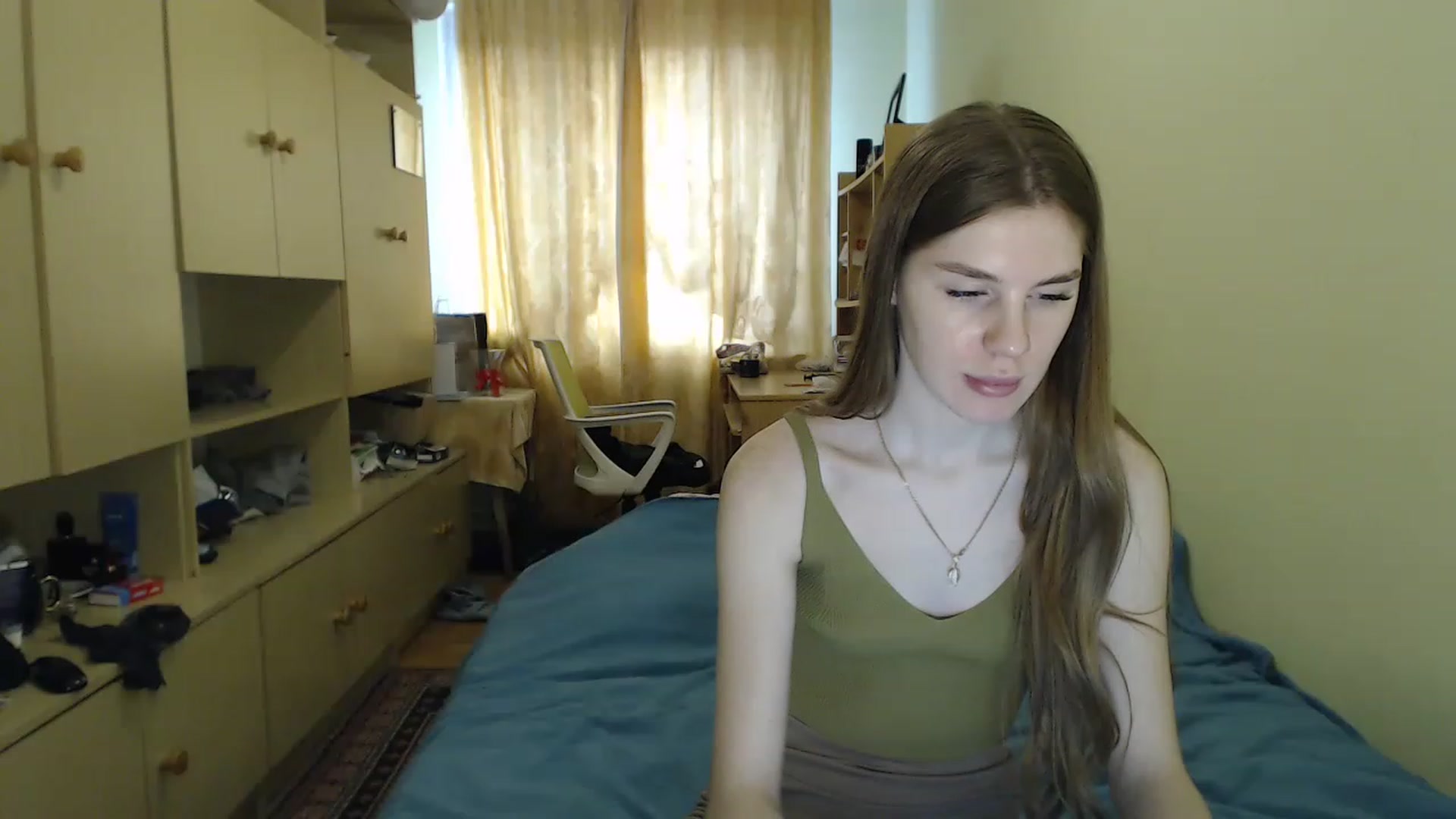 Gallery image thumbnail from Vesnyshka's myfreecams stream on, 04/05/2023, 13:16 image 4 of 20