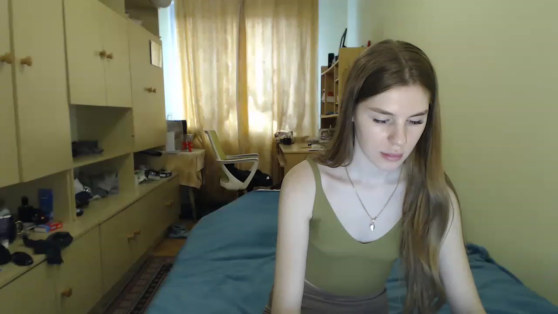 Gallery image thumbnail from Vesnyshka's myfreecams stream on, 04/05/2023, 13:16 image 7 of 20