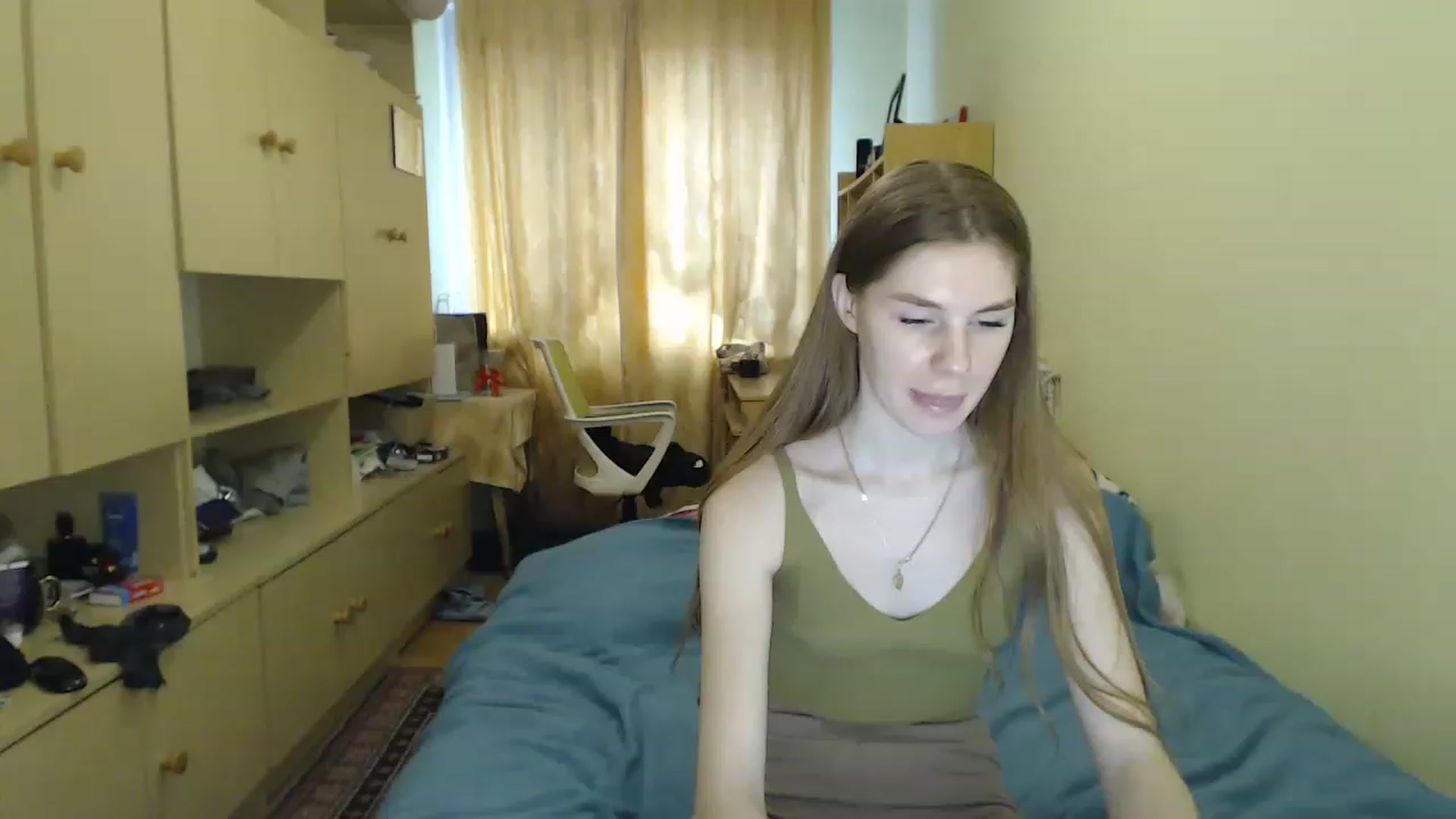 Gallery image thumbnail from Vesnyshka's myfreecams stream on, 04/05/2023, 13:16 image 18 of 20