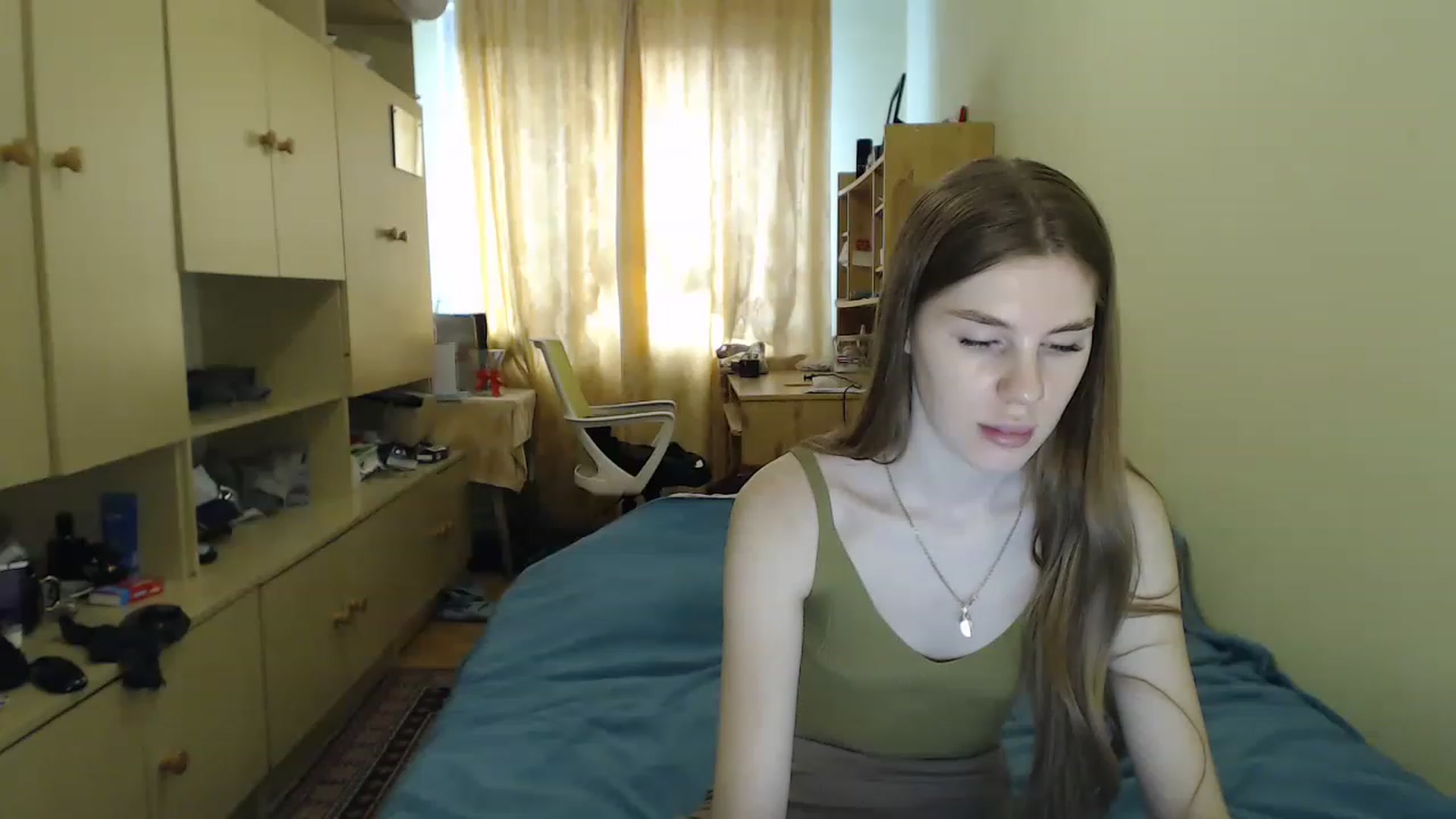 Gallery image thumbnail from Vesnyshka's myfreecams stream on, 04/05/2023, 13:16 image 2 of 20