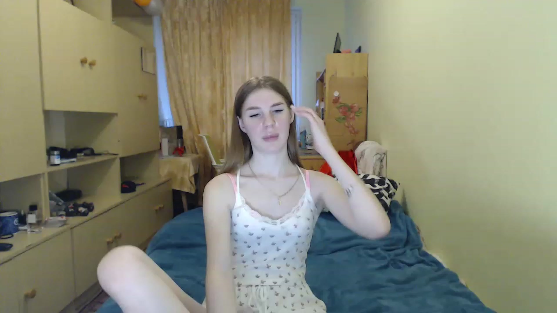 Gallery image thumbnail from Vesnyshka's myfreecams stream on, 04/13/2023, 17:32 image 10 of 20