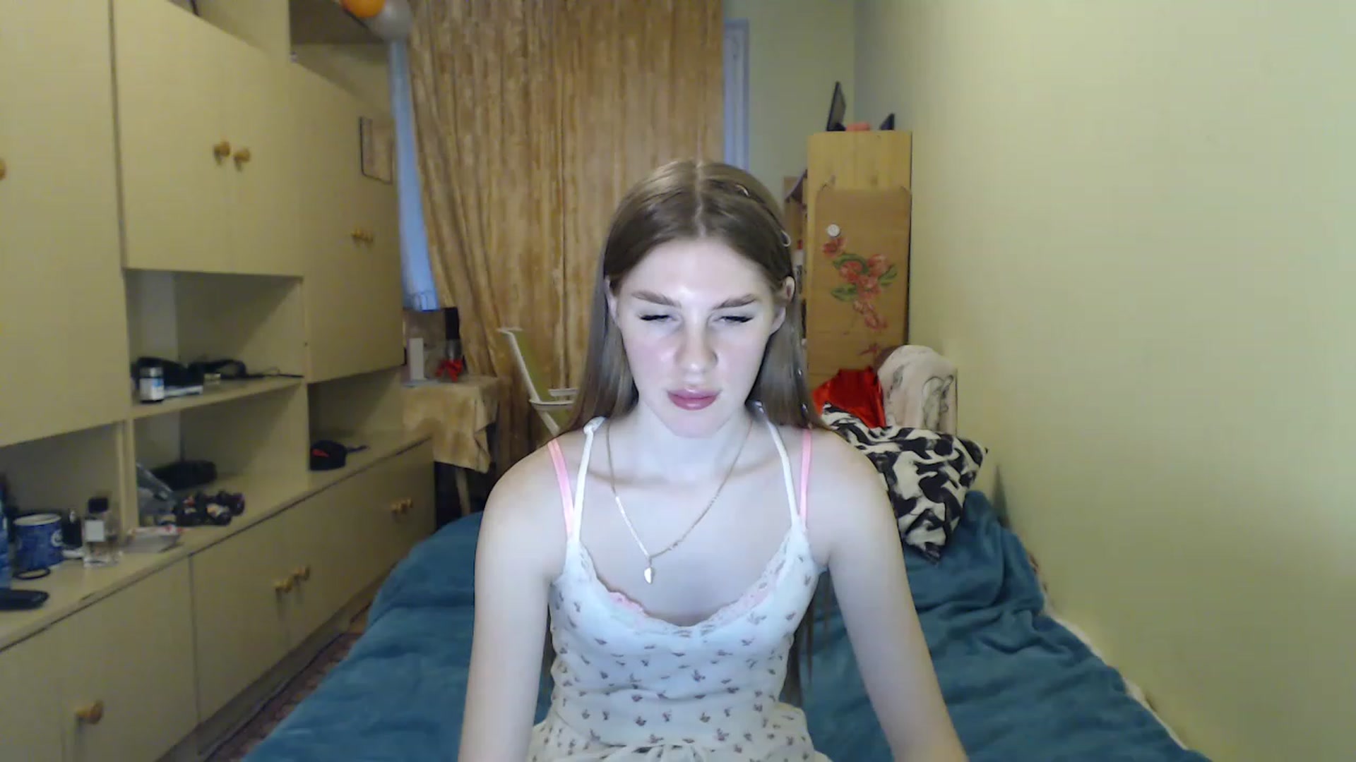 Gallery image thumbnail from Vesnyshka's myfreecams stream on, 04/13/2023, 17:32 image 19 of 20