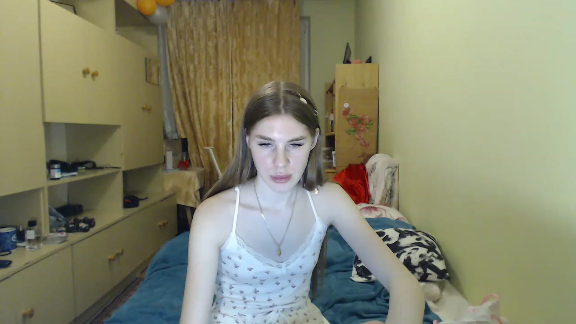 Gallery image thumbnail from Vesnyshka's myfreecams stream on, 04/13/2023, 19:30 image 7 of 20