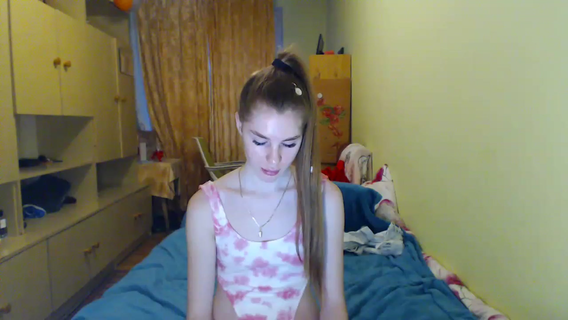 Gallery image thumbnail from Vesnyshka's myfreecams stream on, 04/18/2023, 18:24 image 7 of 20