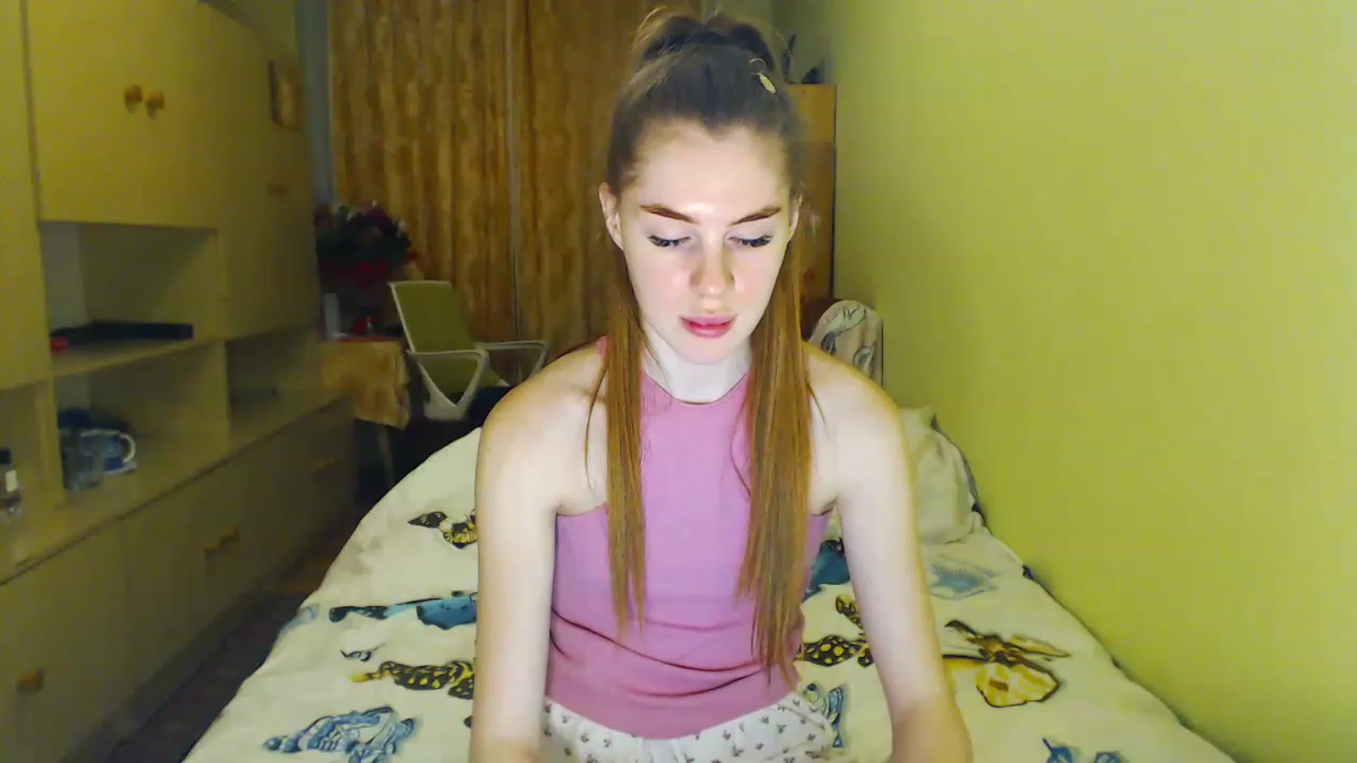 Gallery image thumbnail from Vesnyshka's myfreecams stream on, 04/29/2023, 19:35 image 10 of 20