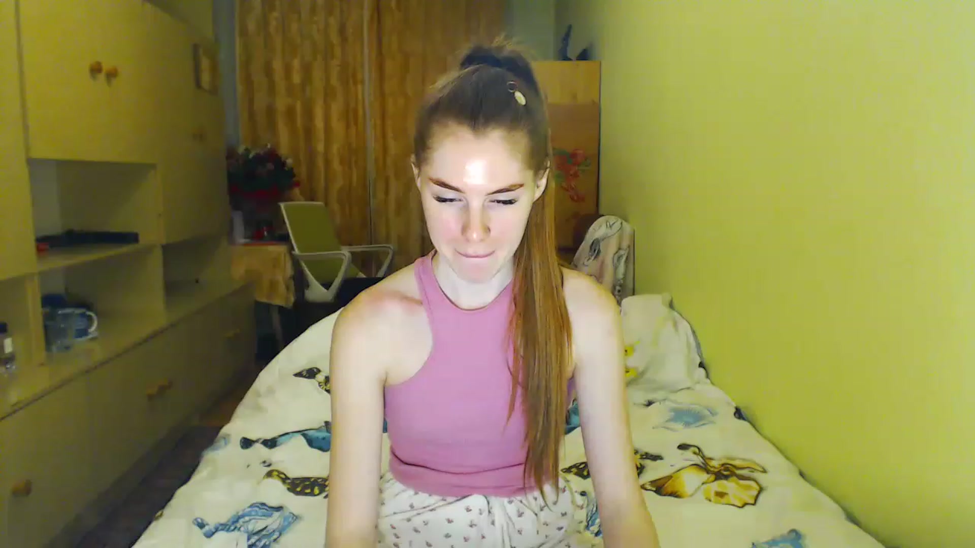 Gallery image thumbnail from Vesnyshka's myfreecams stream on, 04/29/2023, 19:35 image 17 of 20