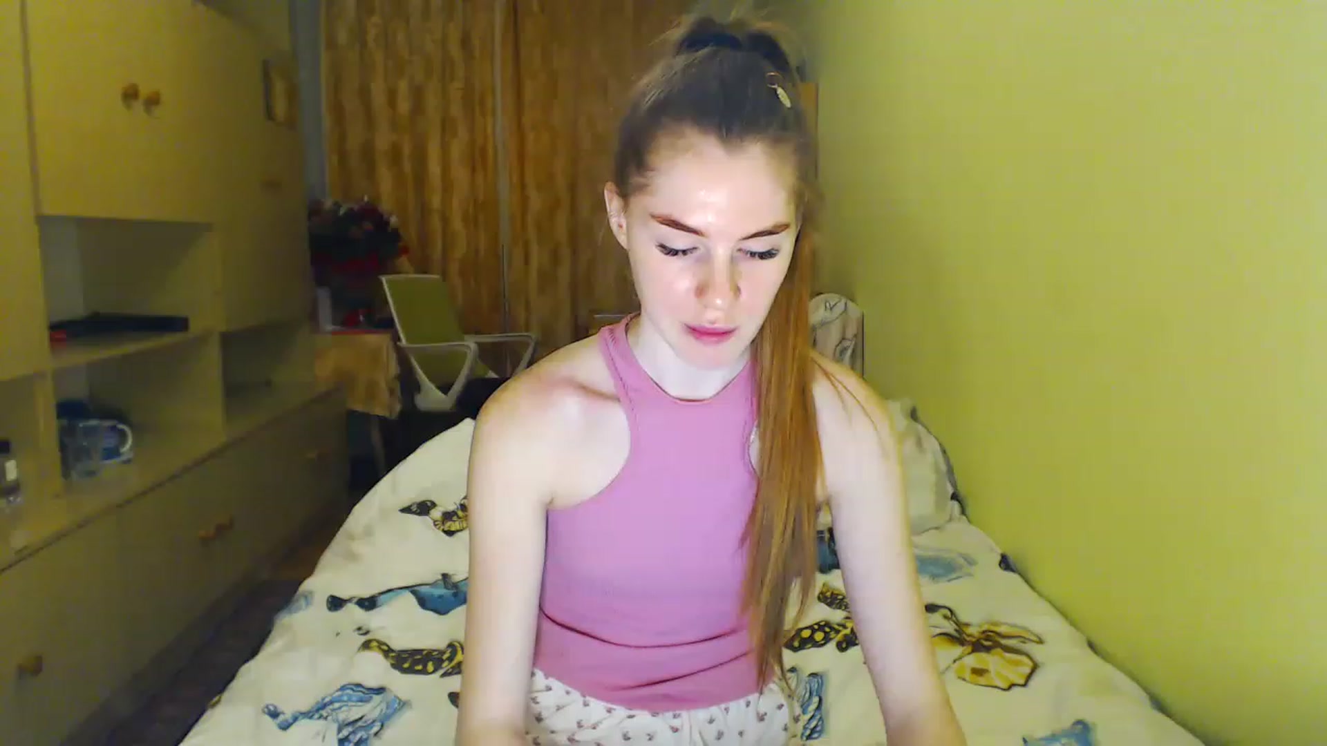 Gallery image thumbnail from Vesnyshka's myfreecams stream on, 04/29/2023, 19:35 image 20 of 20