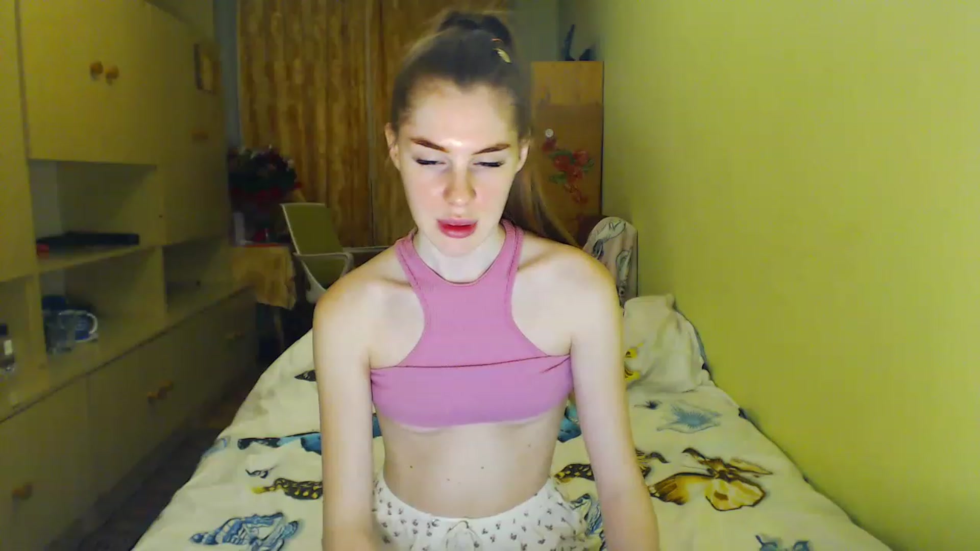 Gallery image thumbnail from Vesnyshka's myfreecams stream on, 04/29/2023, 19:35 image 8 of 20