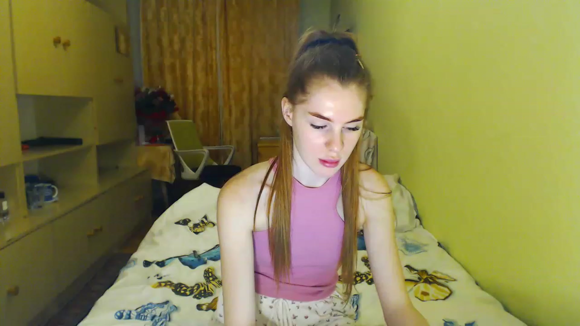 Gallery image thumbnail from Vesnyshka's myfreecams stream on, 04/29/2023, 19:35 image 12 of 20