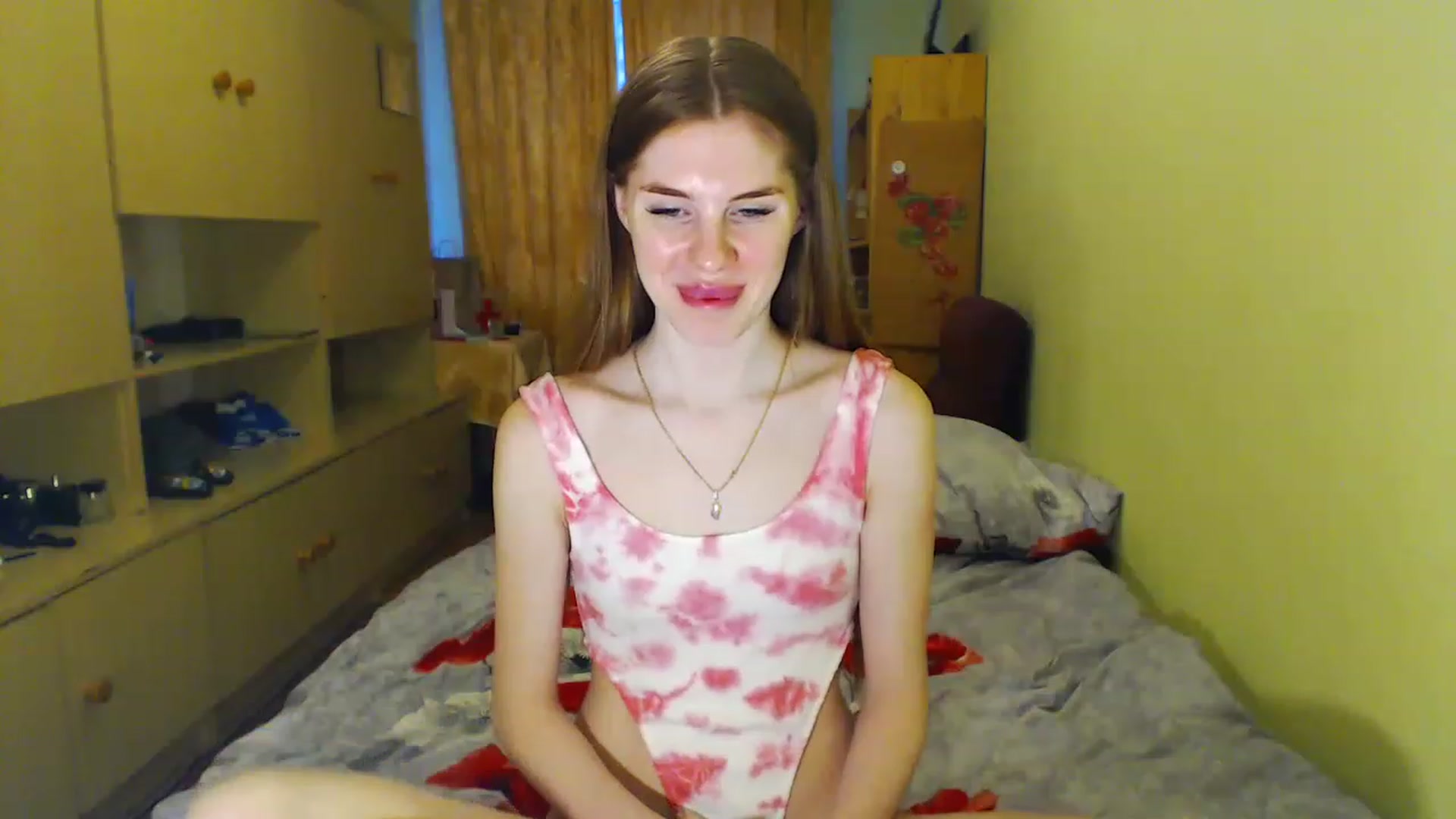Gallery image thumbnail from Vesnyshka's myfreecams stream on, 05/07/2023, 17:47 image 12 of 20