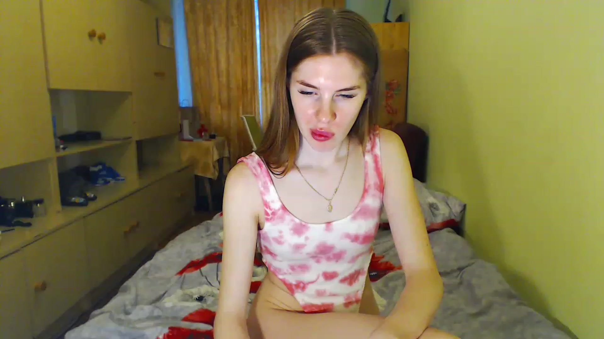 Gallery image thumbnail from Vesnyshka's myfreecams stream on, 05/07/2023, 17:47 image 4 of 20