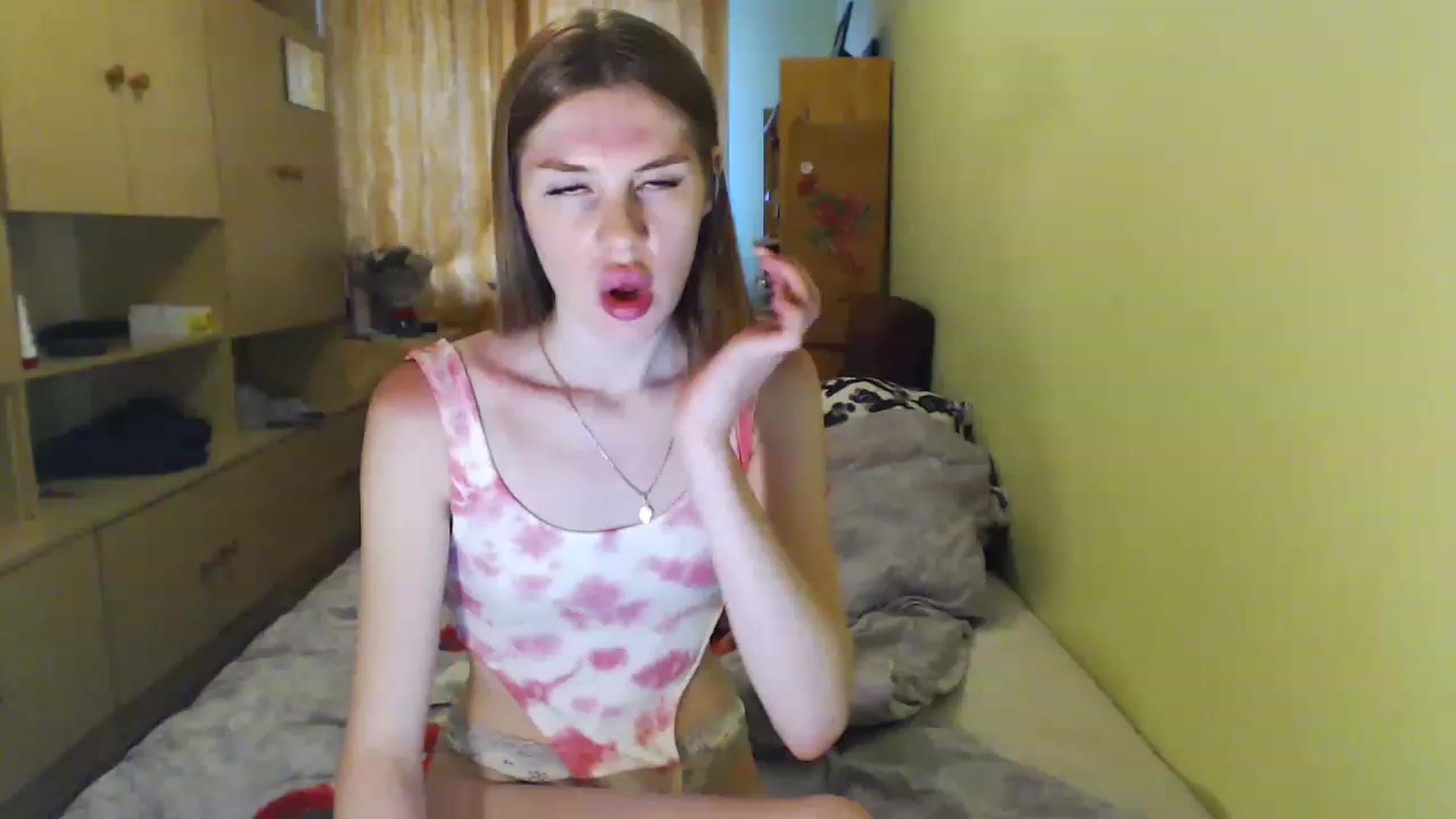 Gallery image thumbnail from Vesnyshka's myfreecams stream on, 06/04/2023, 18:24 image 19 of 20