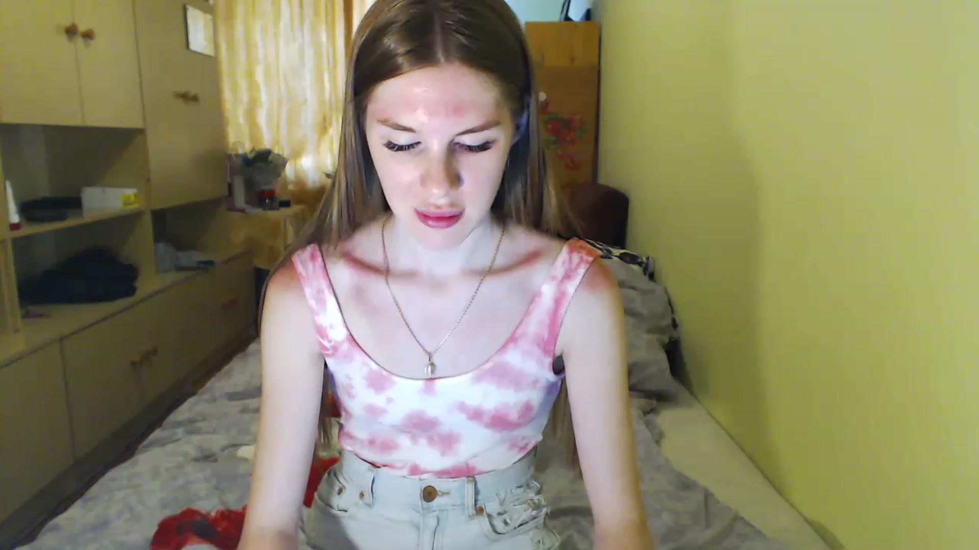 Gallery image thumbnail from Vesnyshka's myfreecams stream on, 06/04/2023, 18:24 image 9 of 20